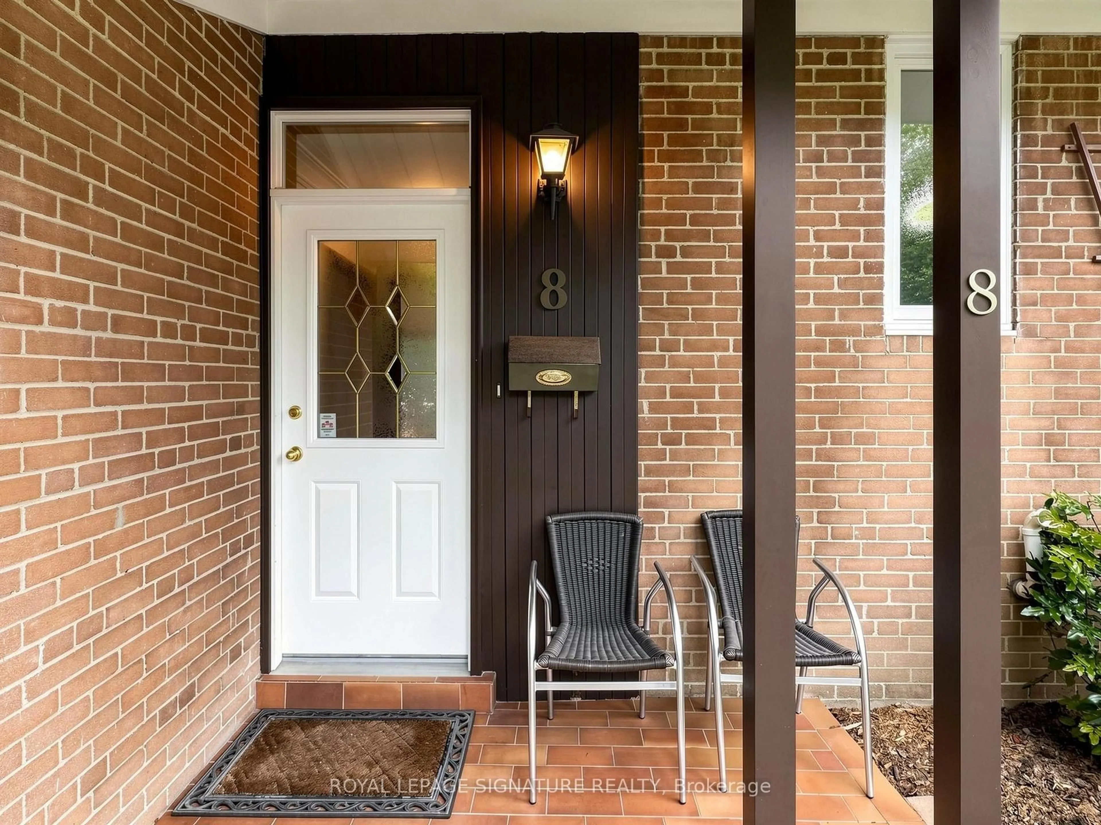 Indoor entryway for 8 Ternhill Cres, Toronto Ontario M3C 2E5