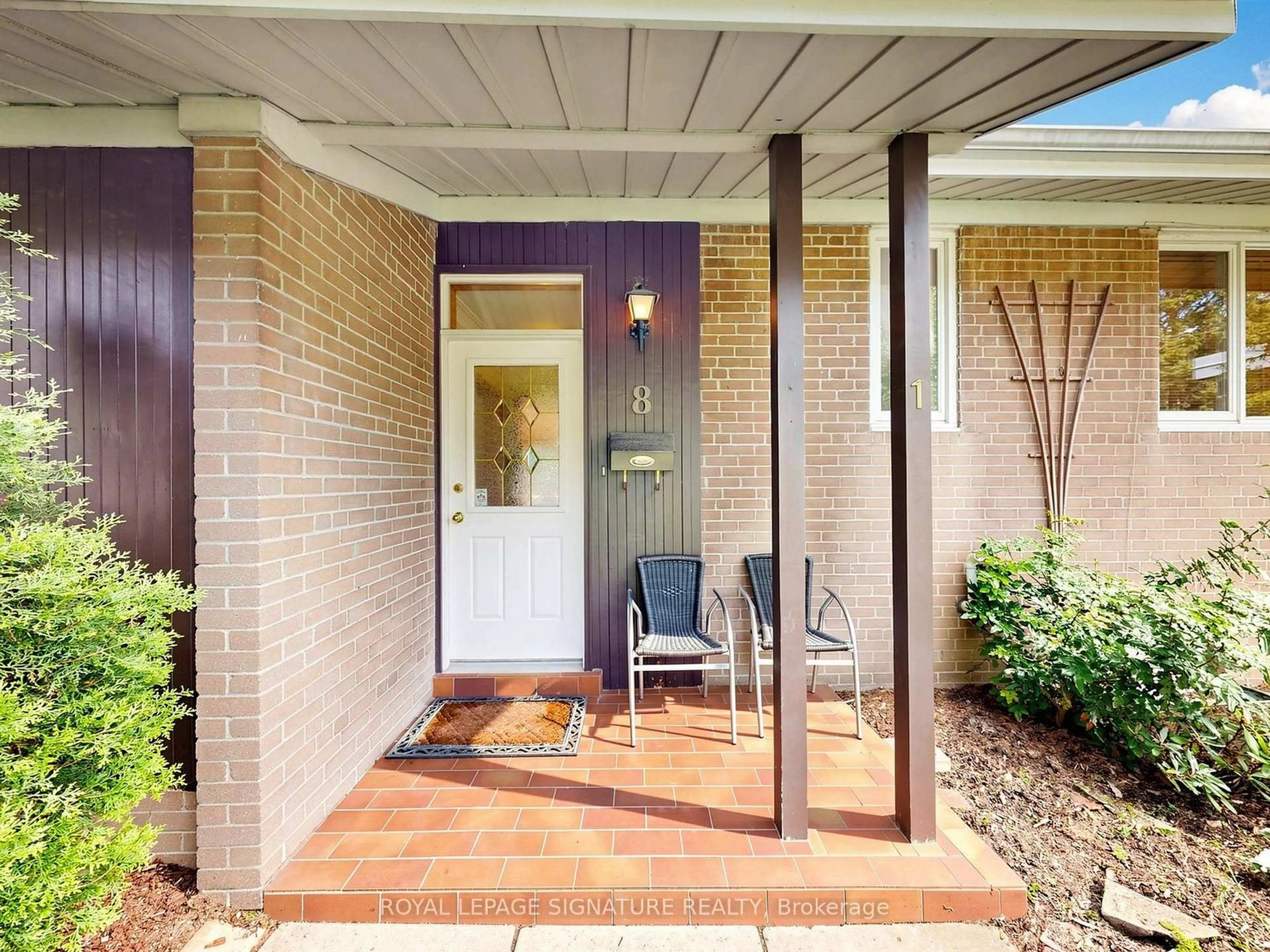 Indoor entryway for 8 Ternhill Cres, Toronto Ontario M3C 2E5