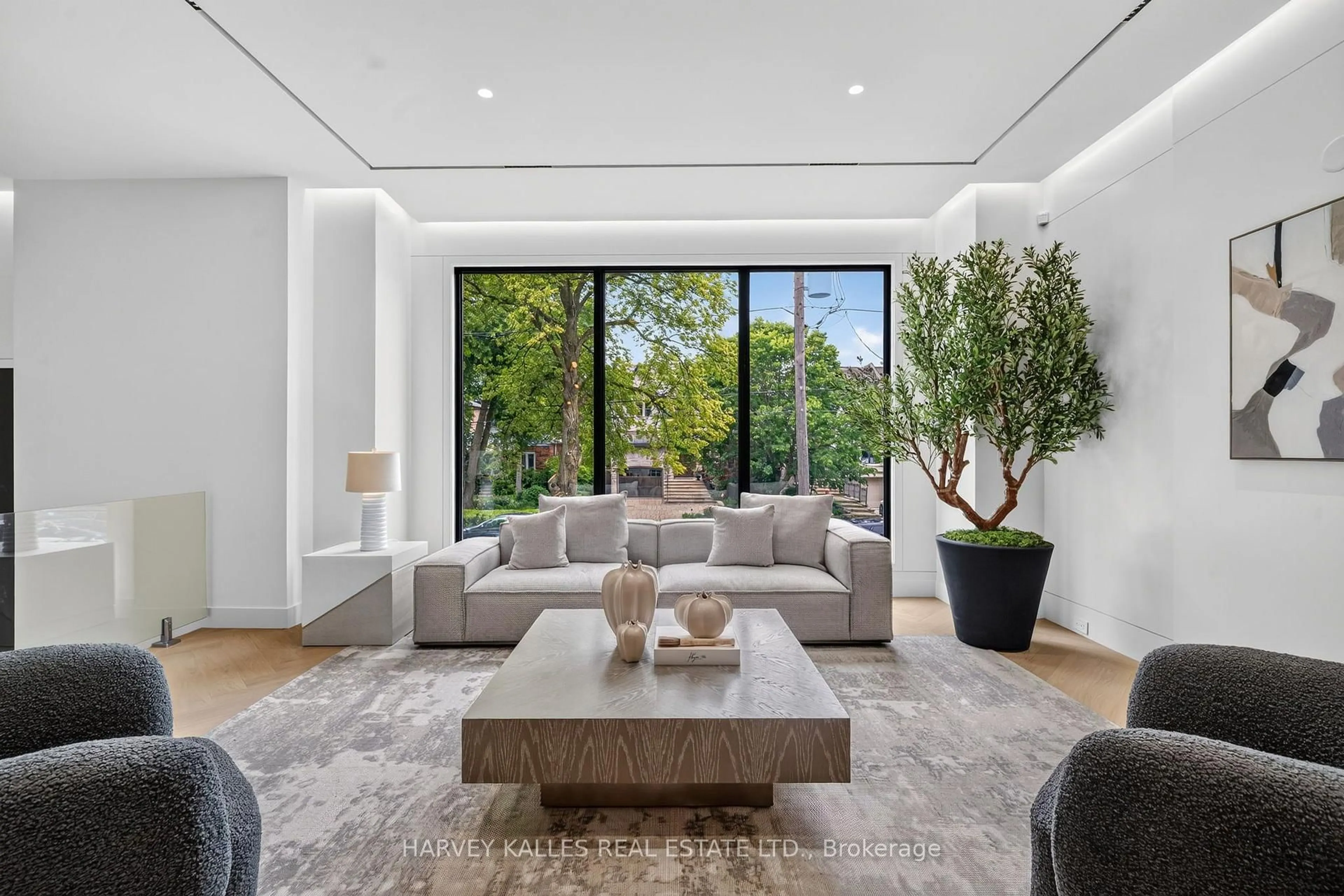 Living room with furniture, unknown for 451 Cranbrooke Ave, Toronto Ontario M5M 1N6