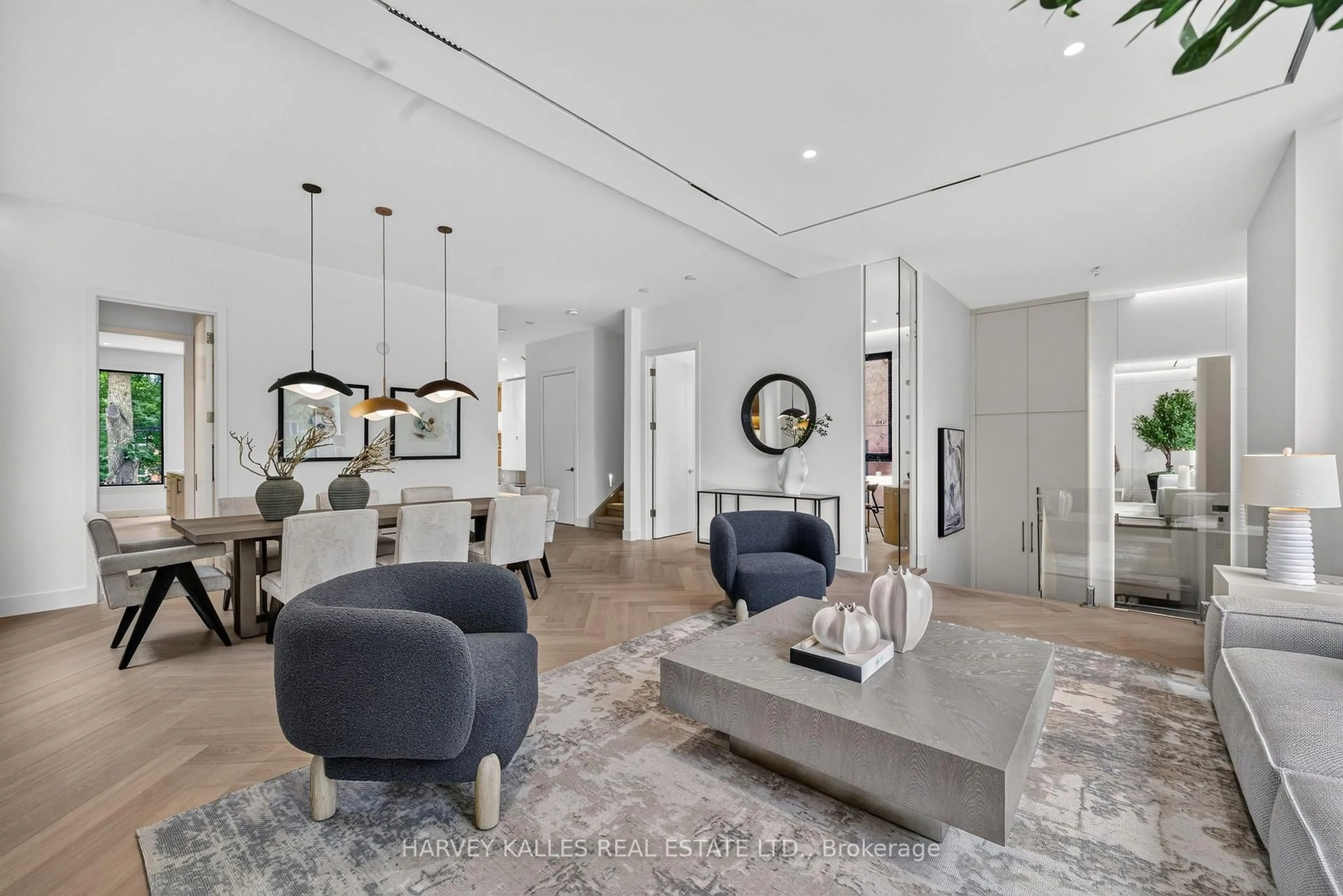 Living room with furniture, unknown for 451 Cranbrooke Ave, Toronto Ontario M5M 1N6