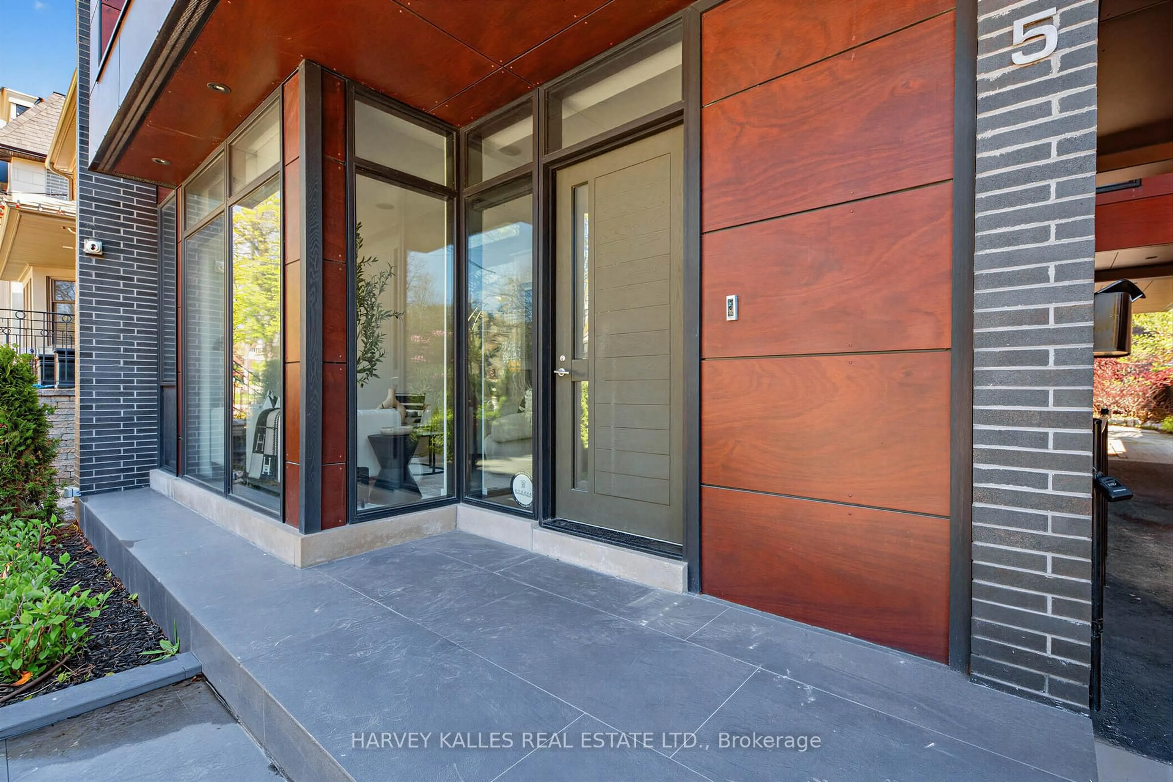 Indoor entryway for 5 Braemar Ave, Toronto Ontario M5P 2L1