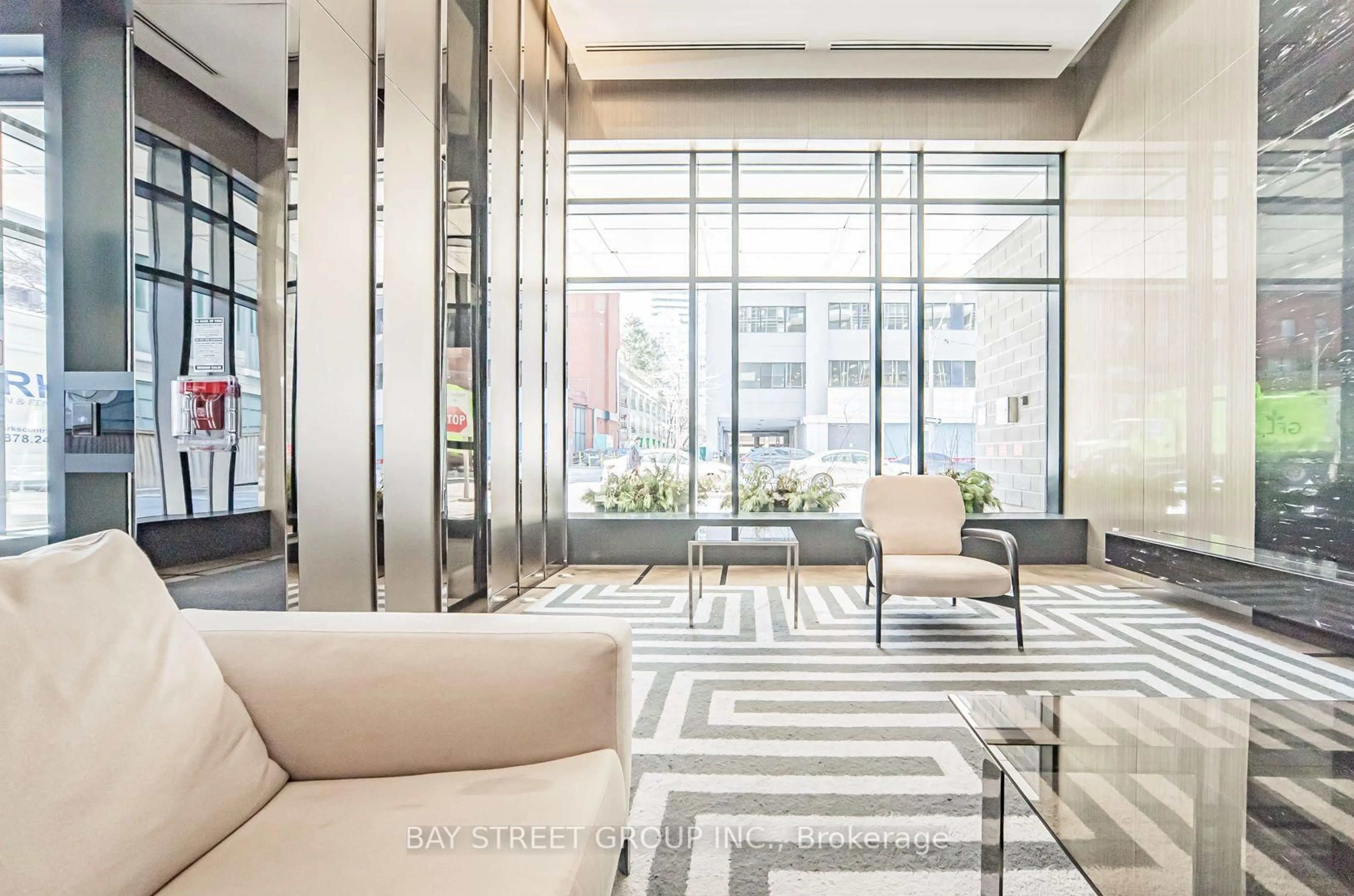 Lobby for 89 Dunfield Ave #801, Toronto Ontario M4S 0A4
