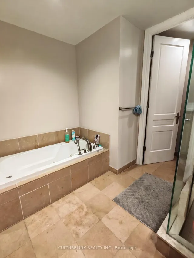 10 Bellair St #902, Toronto 4