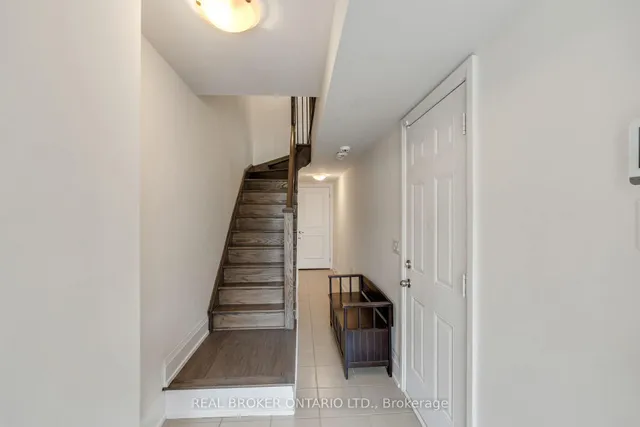 7 Kenneth Wood Cres, Toronto 3