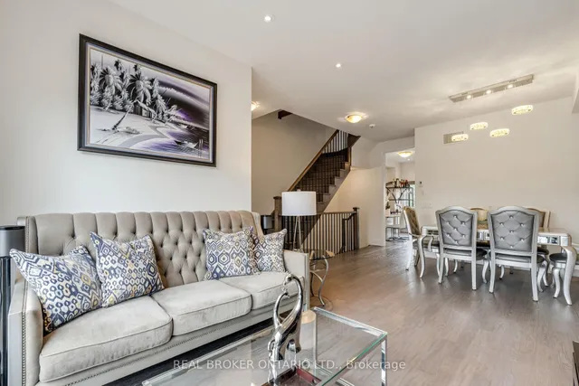 7 Kenneth Wood Cres, Toronto 5