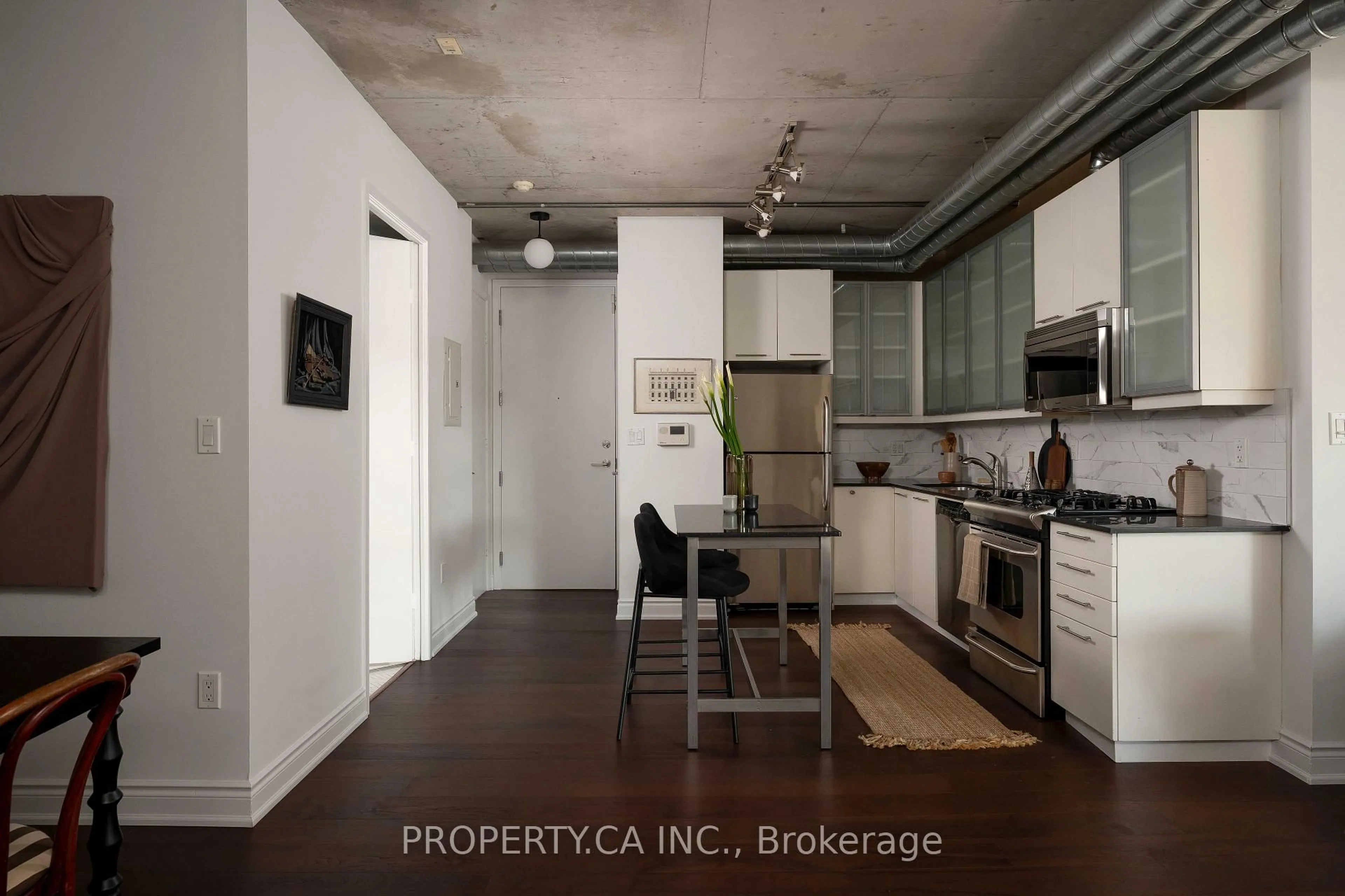 Unknown for 533 Richmond St #605, Toronto Ontario M5V 3Y1