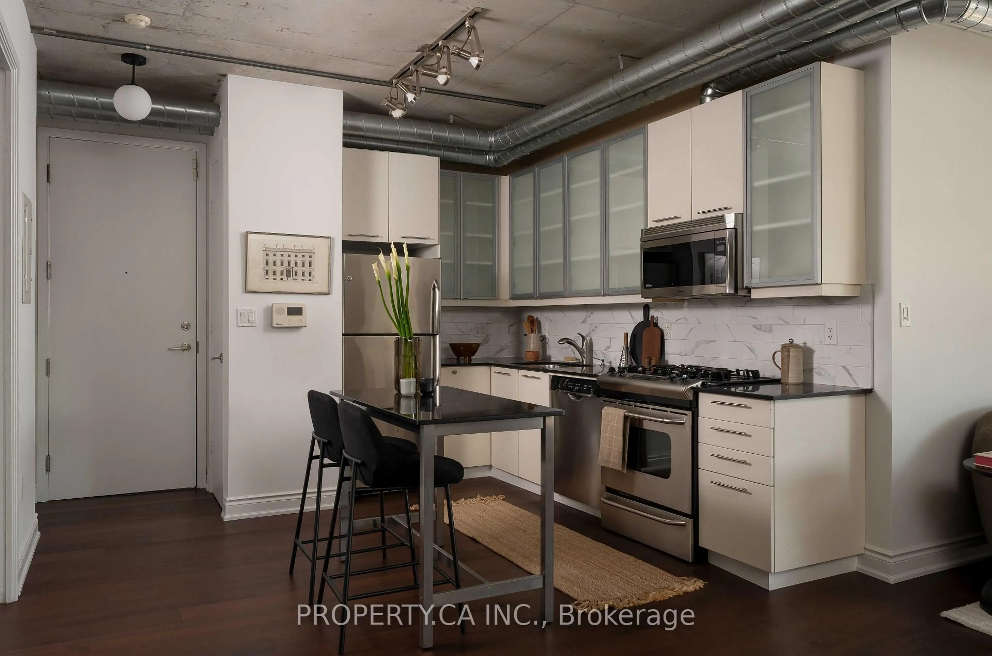 Unknown for 533 Richmond St #605, Toronto Ontario M5V 3Y1