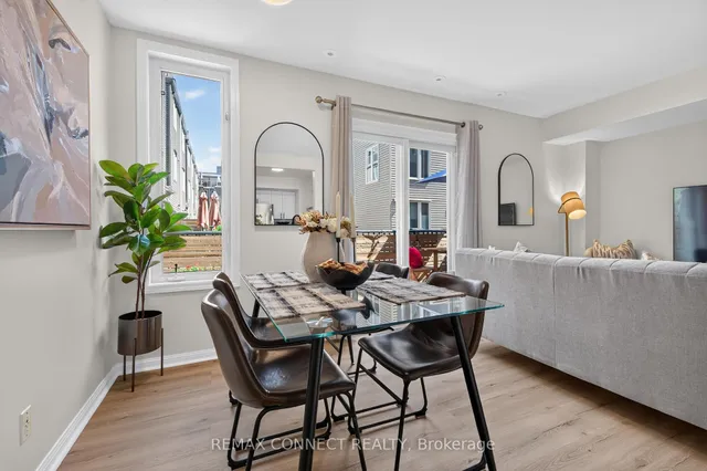 7B Crawford St, Toronto 4