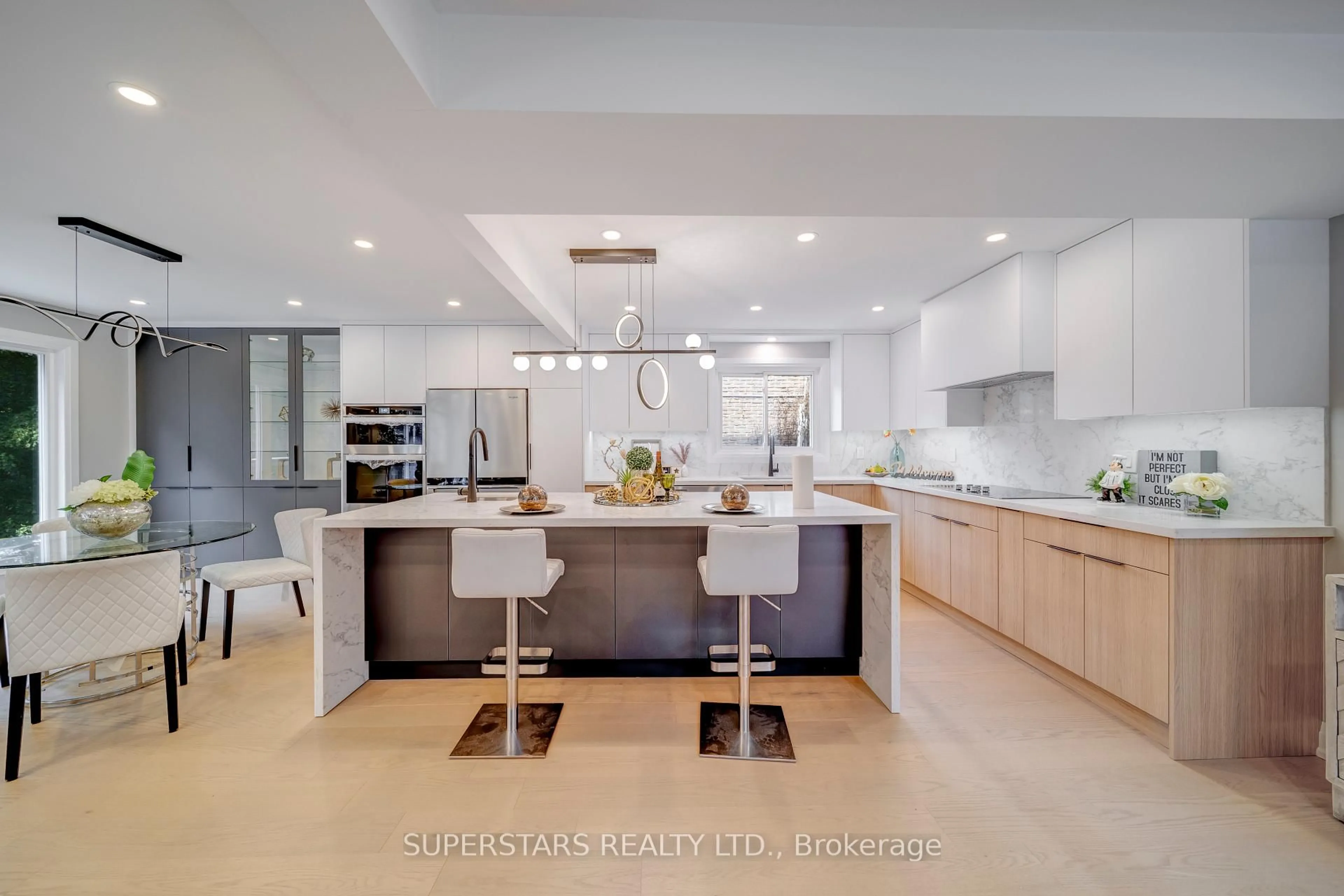 Contemporary kitchen, unknown for 20 Paynter Dr, Toronto Ontario M2H 2G3