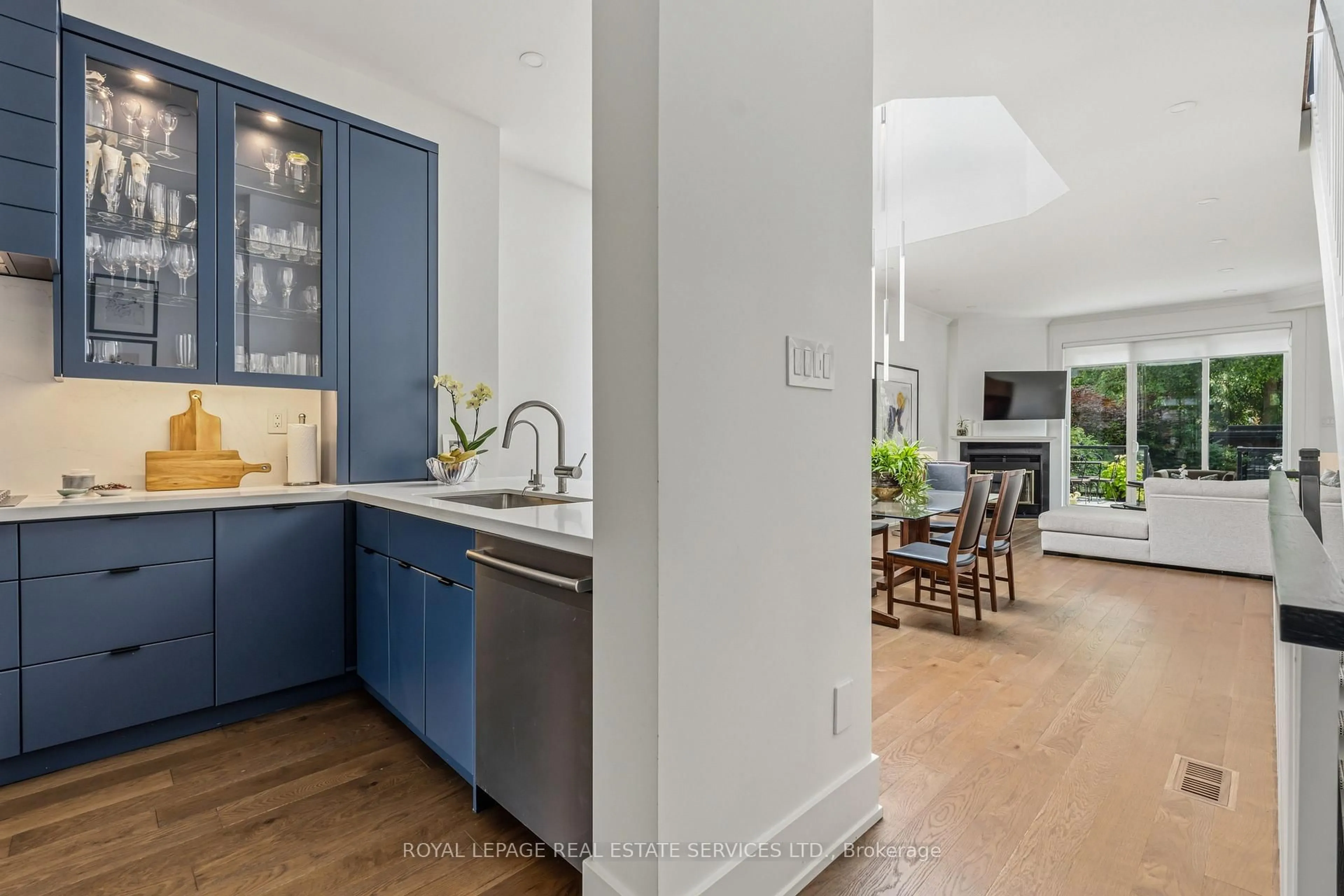Open concept kitchen, unknown for 7 Bowman St, Toronto Ontario M4X 1V1
