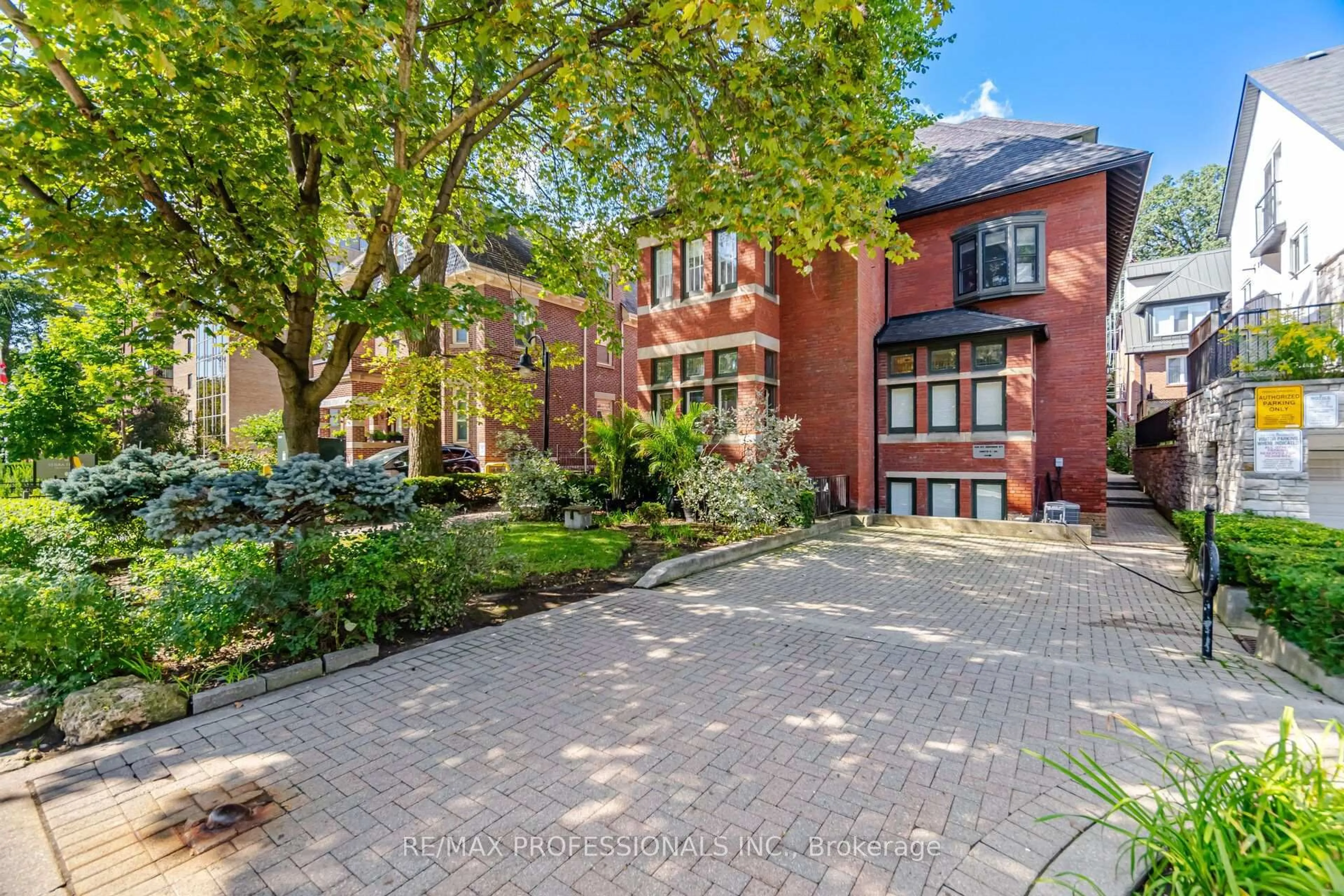 Unknown for 228 St George St #10, Toronto Ontario M5R 2N5