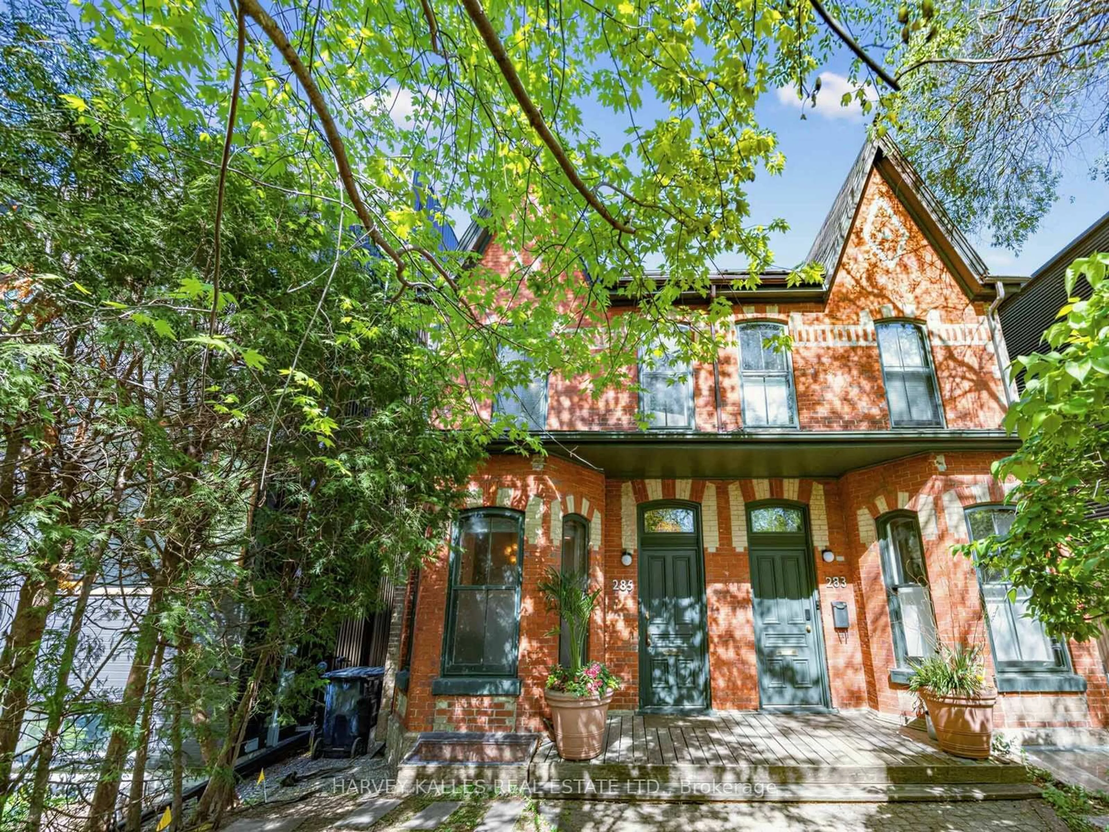 Home with brick exterior material, street for 285 Brunswick Ave, Toronto Ontario M5S 2M6