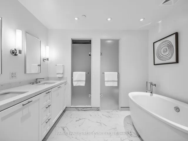 1 Strathgowan Ave #605, Toronto 5