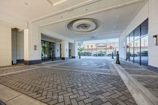 1 Strathgowan Ave #605, Toronto 3