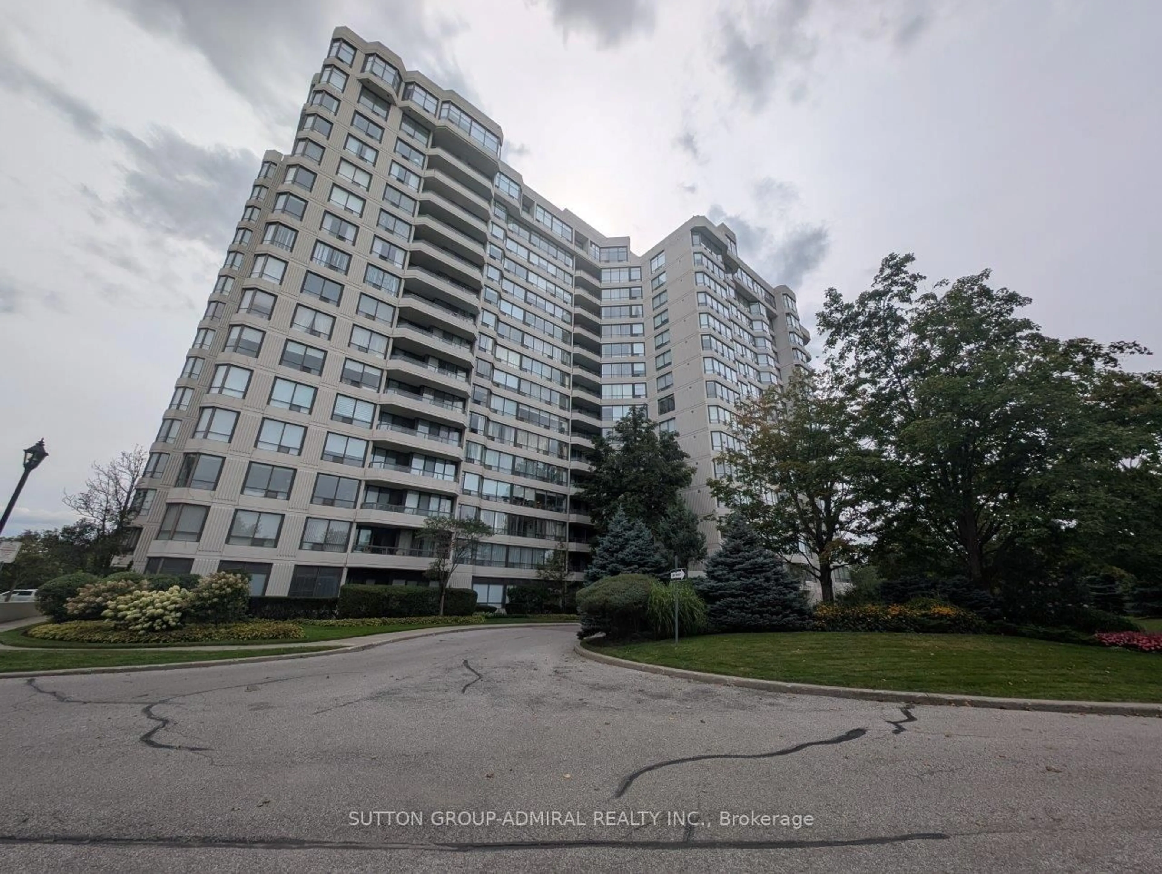 Unknown for 1131 Steeles Ave #1504, Toronto Ontario M2R 3W8