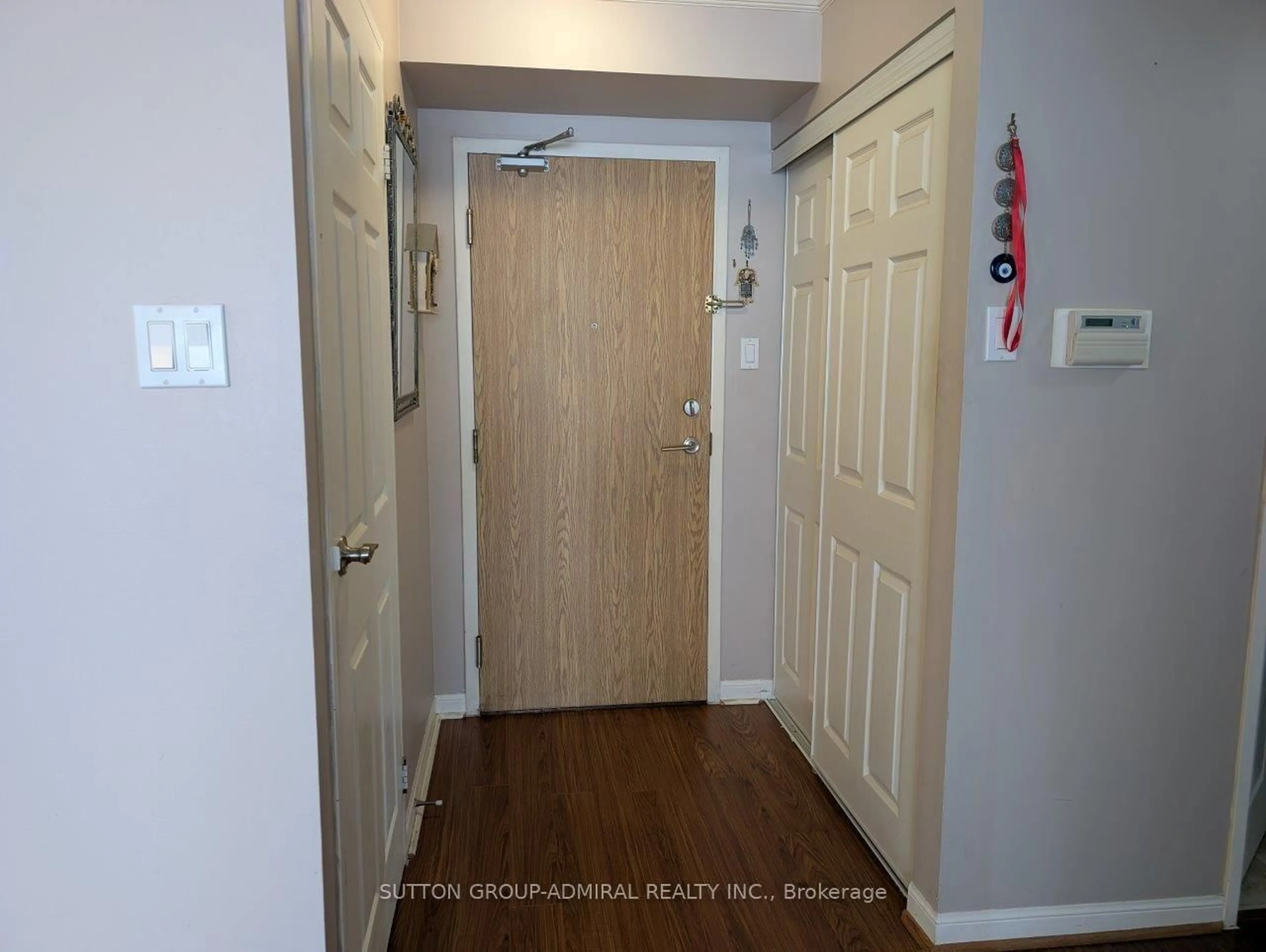 Indoor entryway for 1131 Steeles Ave #1504, Toronto Ontario M2R 3W8