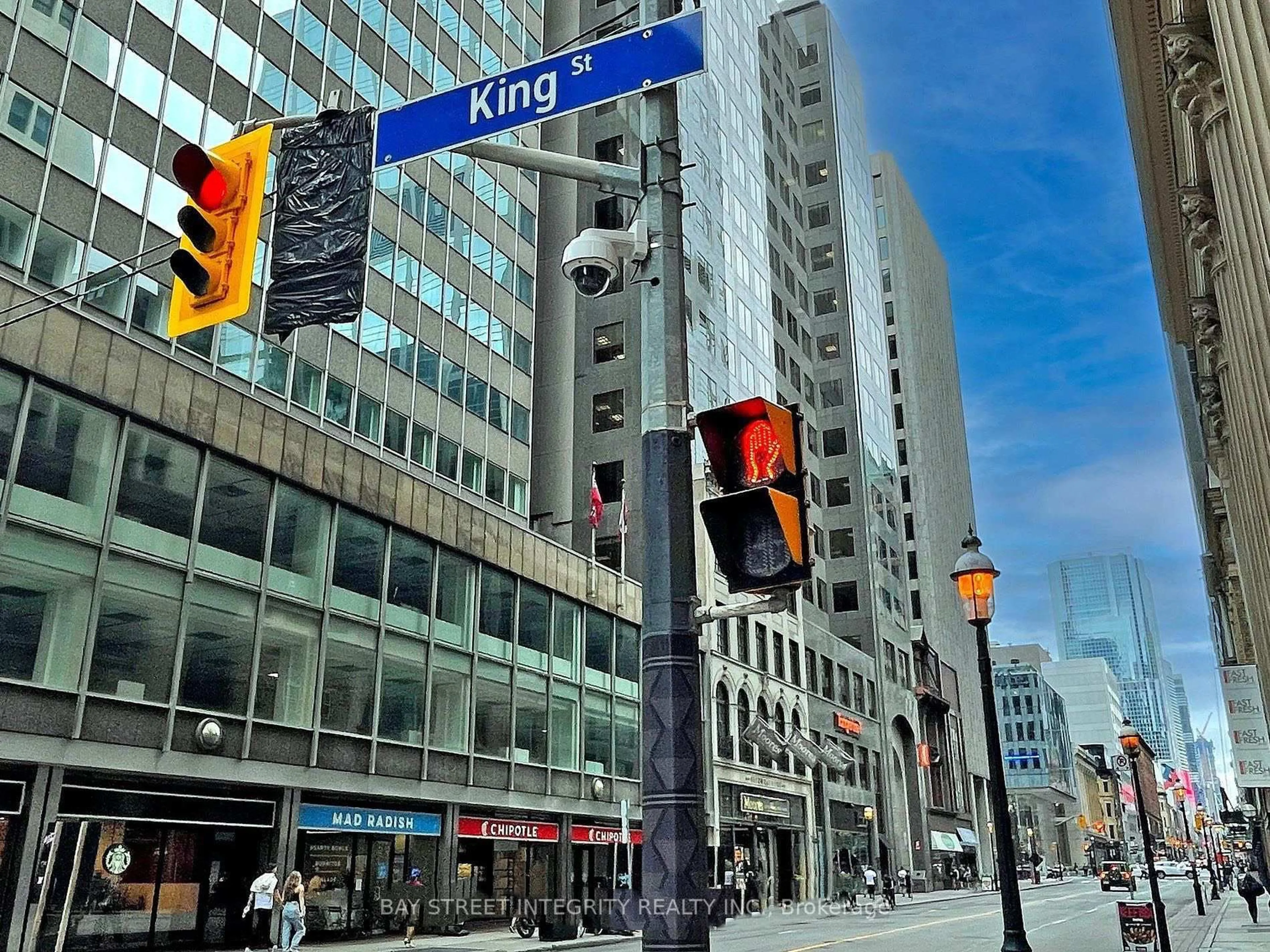 Blurry image for 7 King St #917, Toronto Ontario M5C 1B2