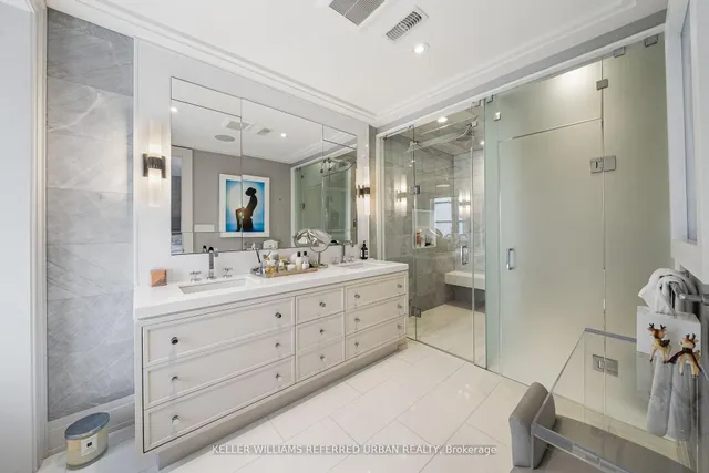 130 B Farnham Ave, Toronto 4