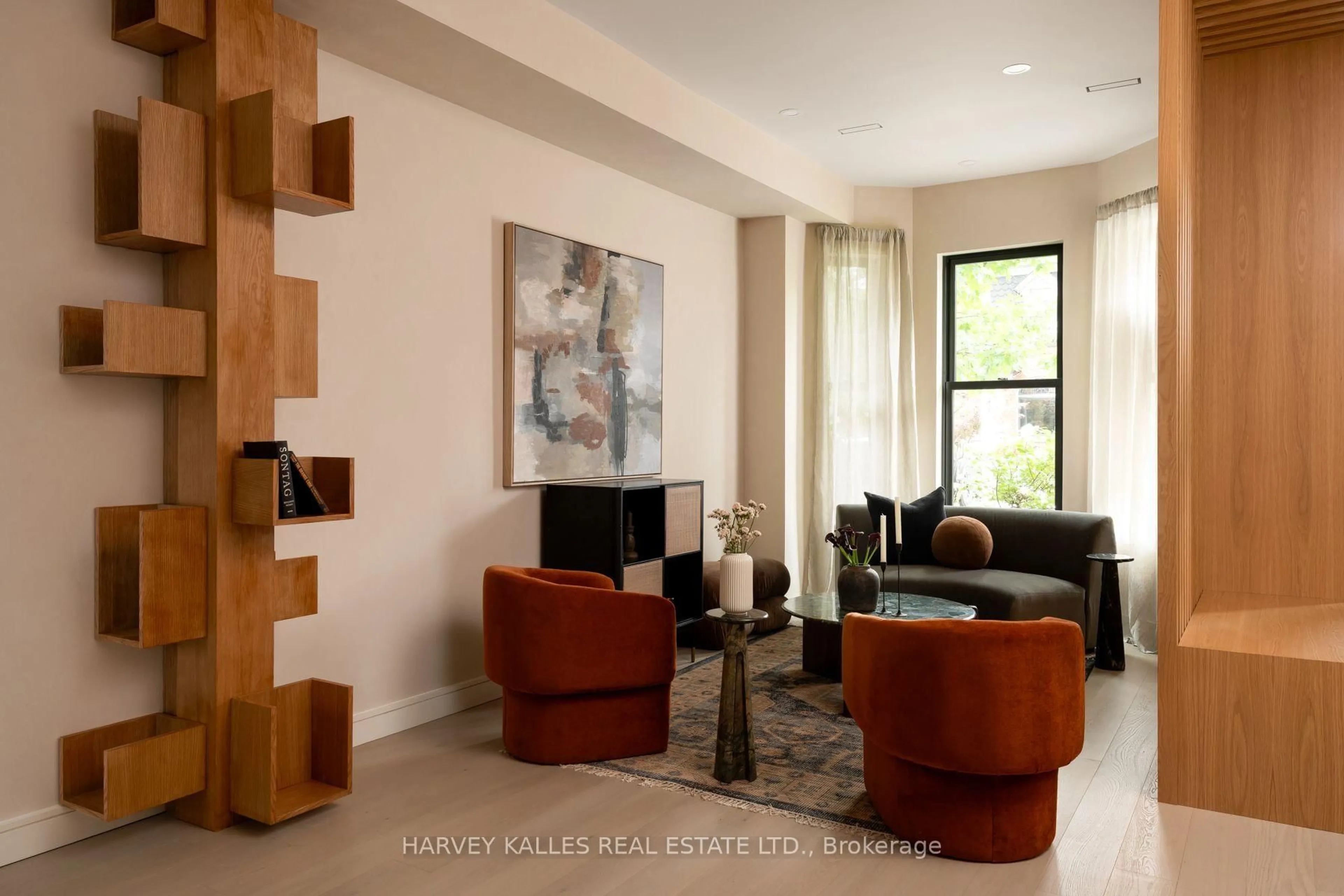 Living room with furniture, ceramic/tile floor for 71 Robert St, Toronto Ontario M5S 2K4