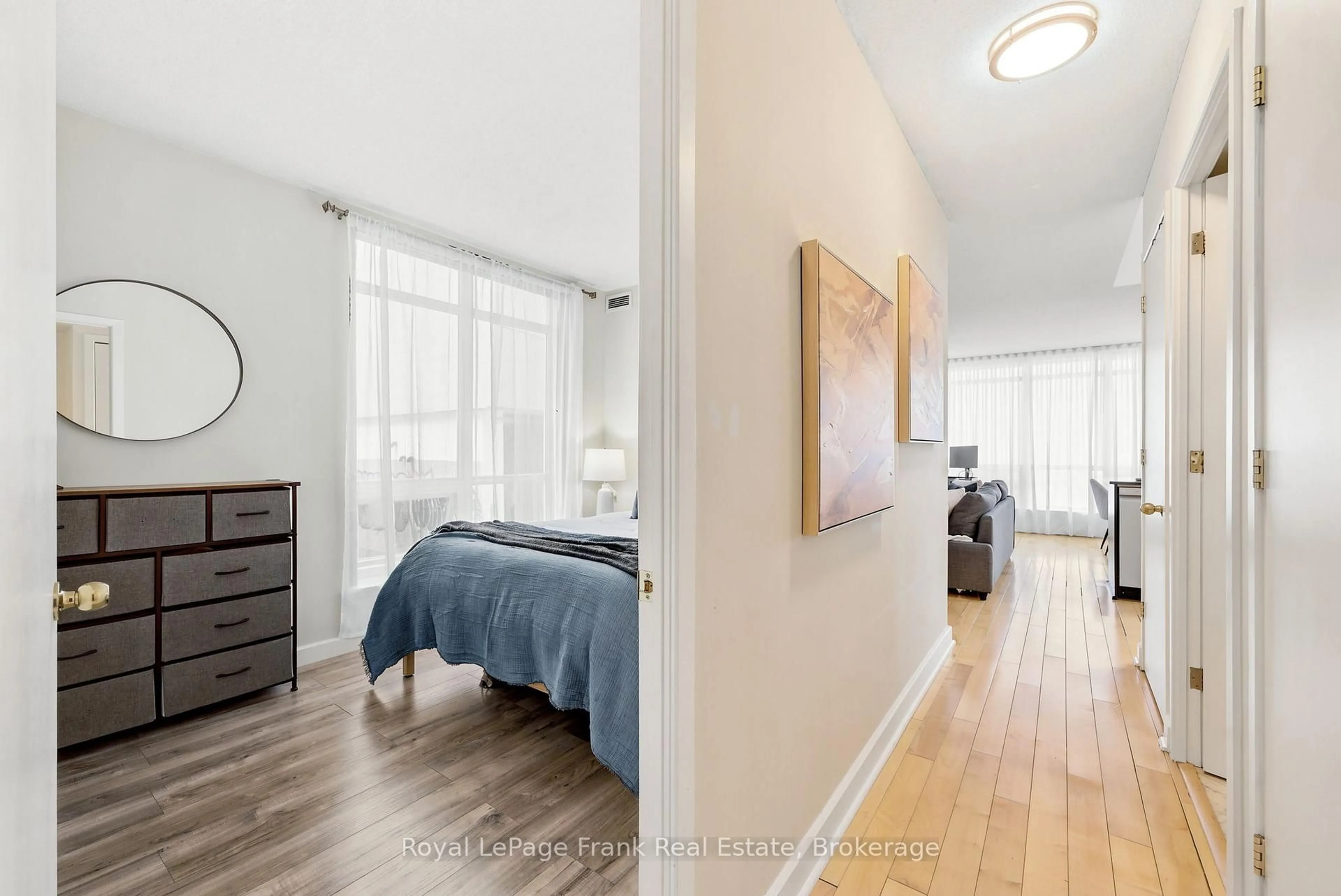 A pic of a room for 350 Wellington St #M24, Toronto Ontario M5V 3W9
