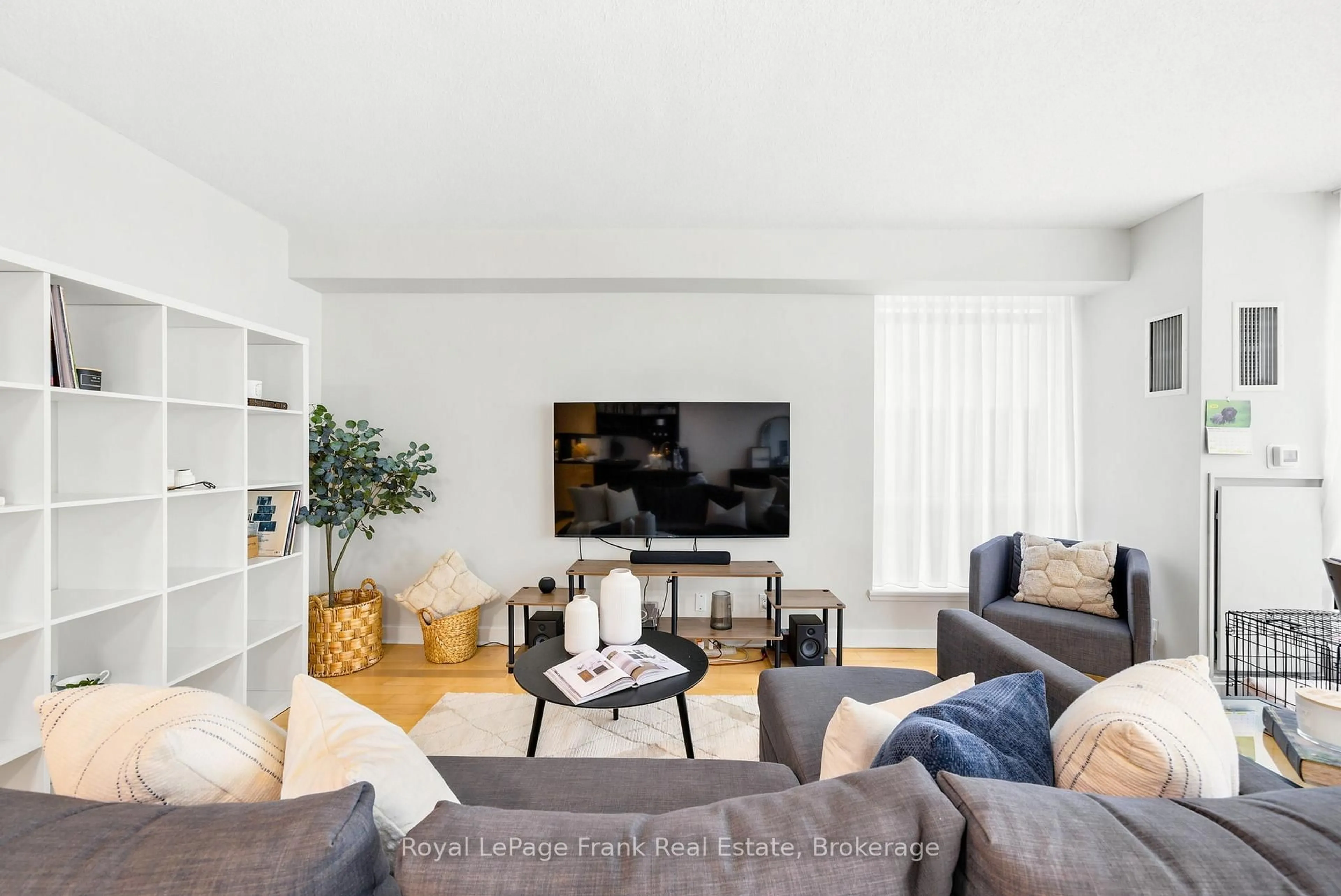 Living room with furniture, unknown for 350 Wellington St #M24, Toronto Ontario M5V 3W9