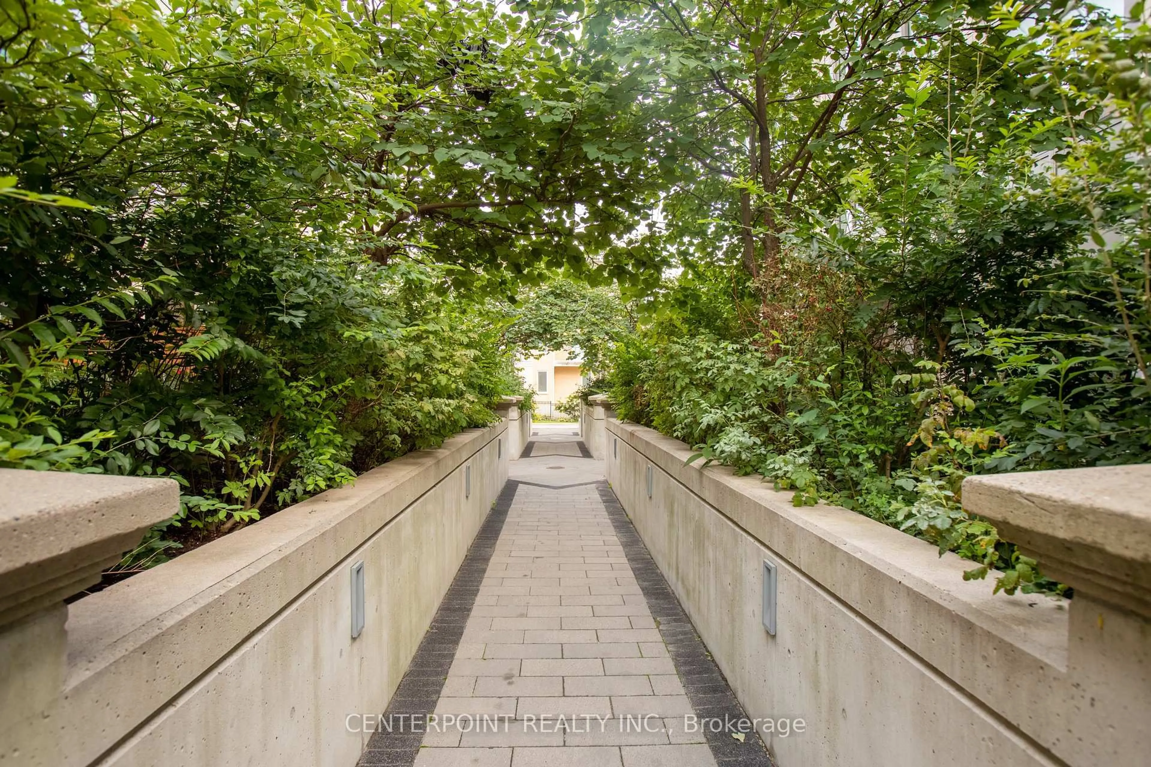 Patio, street for 52 Holmes Ave #9, Toronto Ontario M2N 0J9