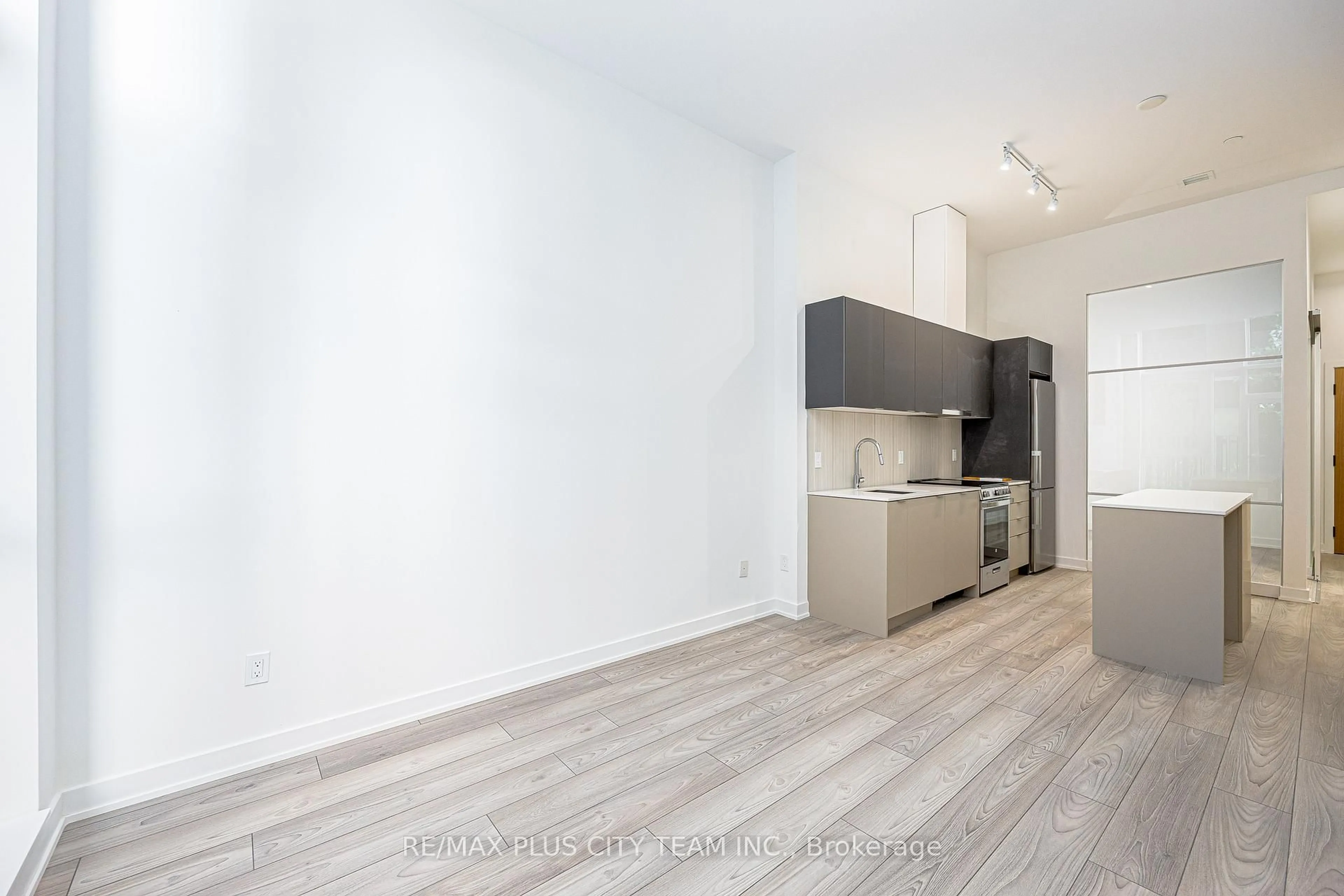 A pic of a room for 8 Tippett Rd #105, Toronto Ontario M3H 0E7