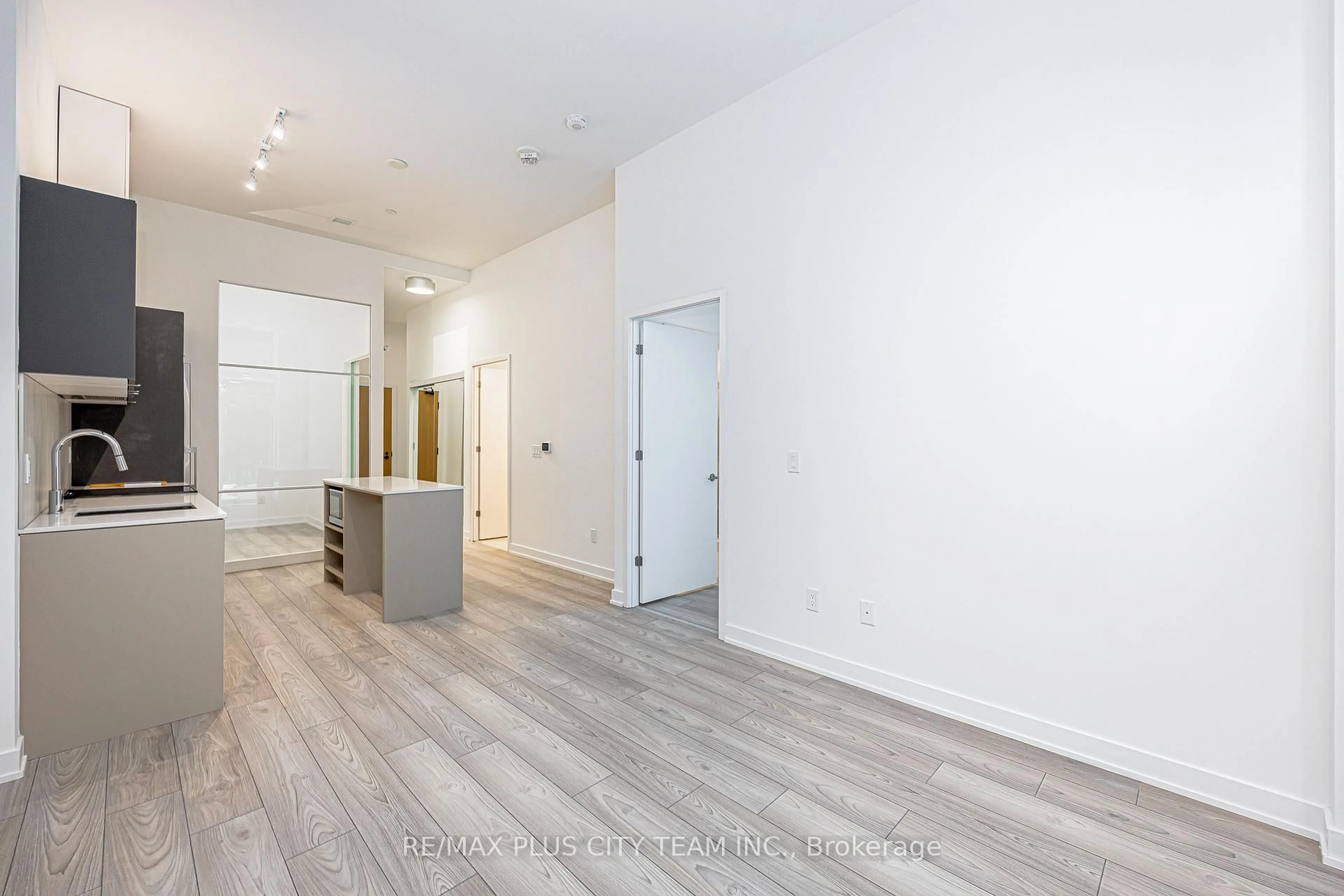 A pic of a room for 8 Tippett Rd #105, Toronto Ontario M3H 0E7