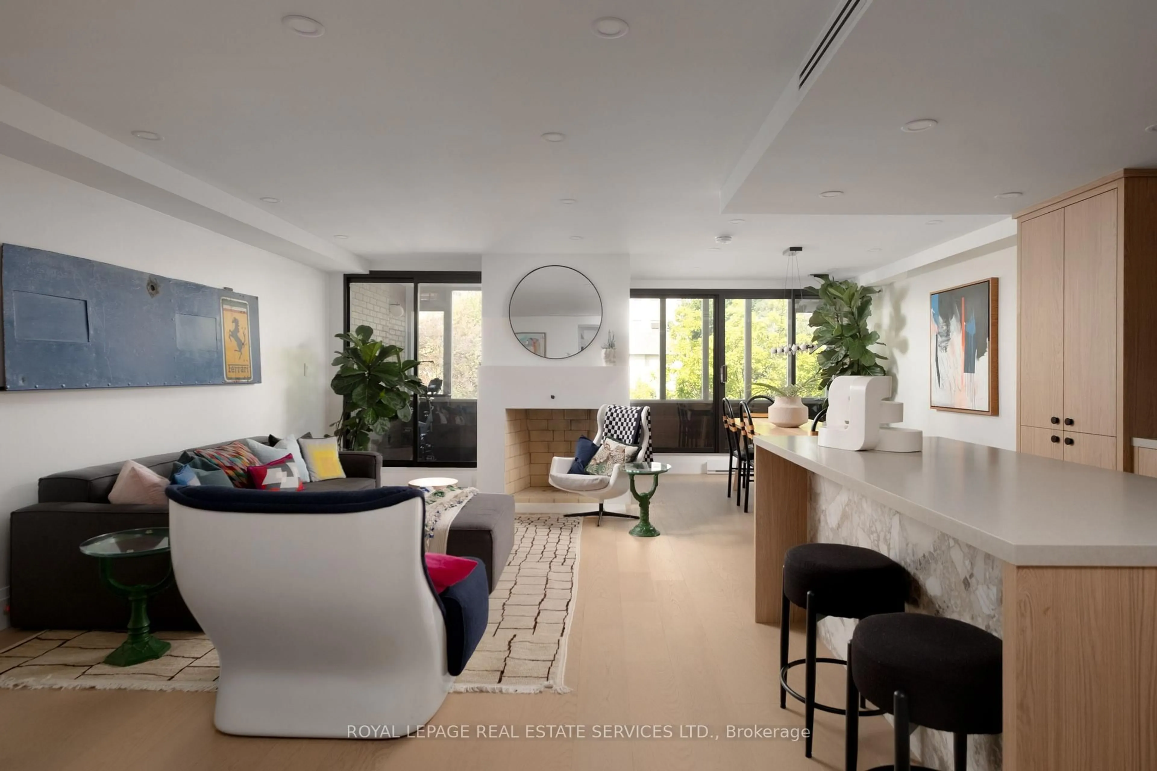 Living room with furniture, unknown for 349 St. Clair Ave #402, Toronto Ontario M5P 1N3