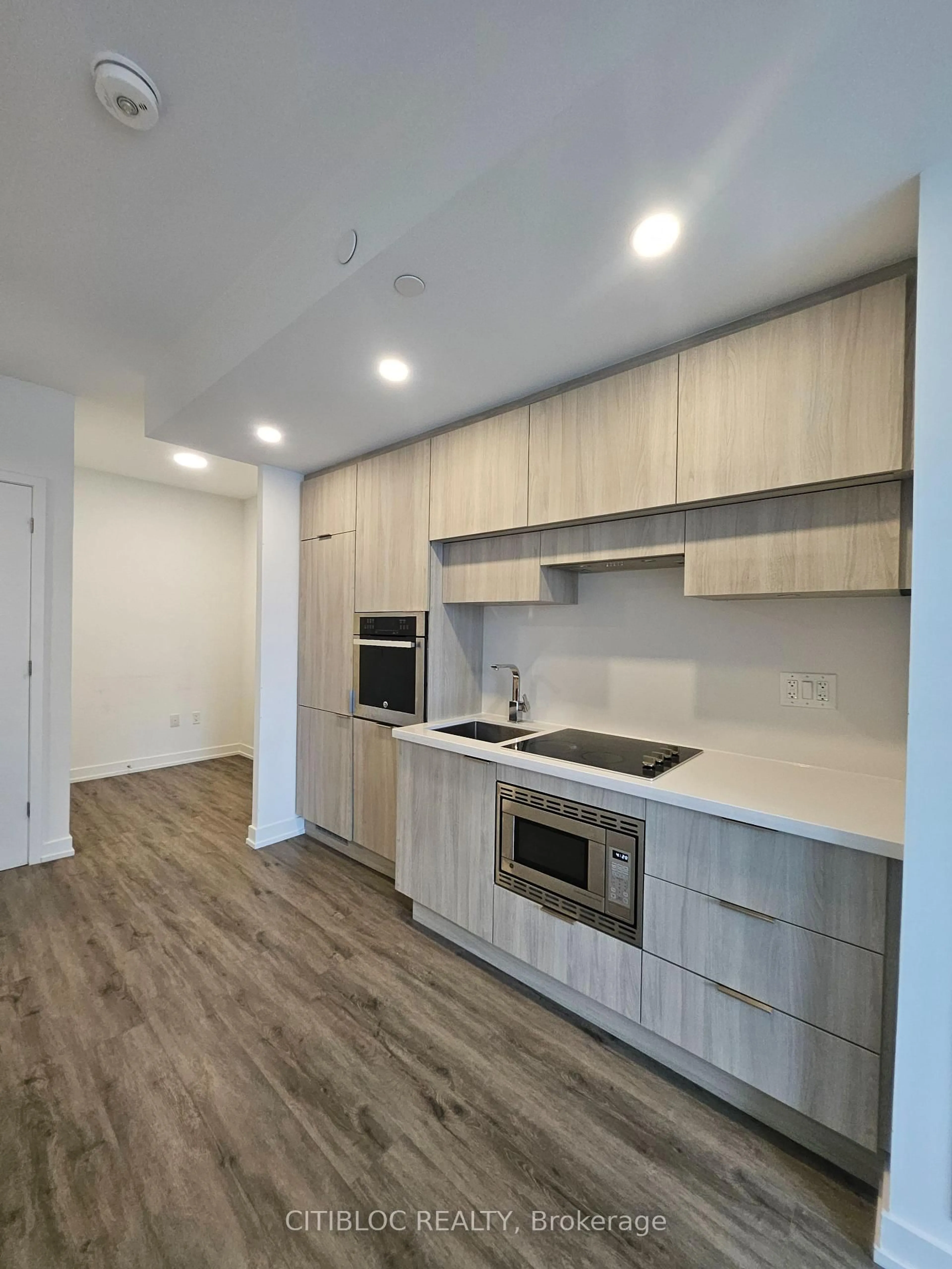 Unknown for 39 Roehampton Ave #601, Toronto Ontario M4P 0G1