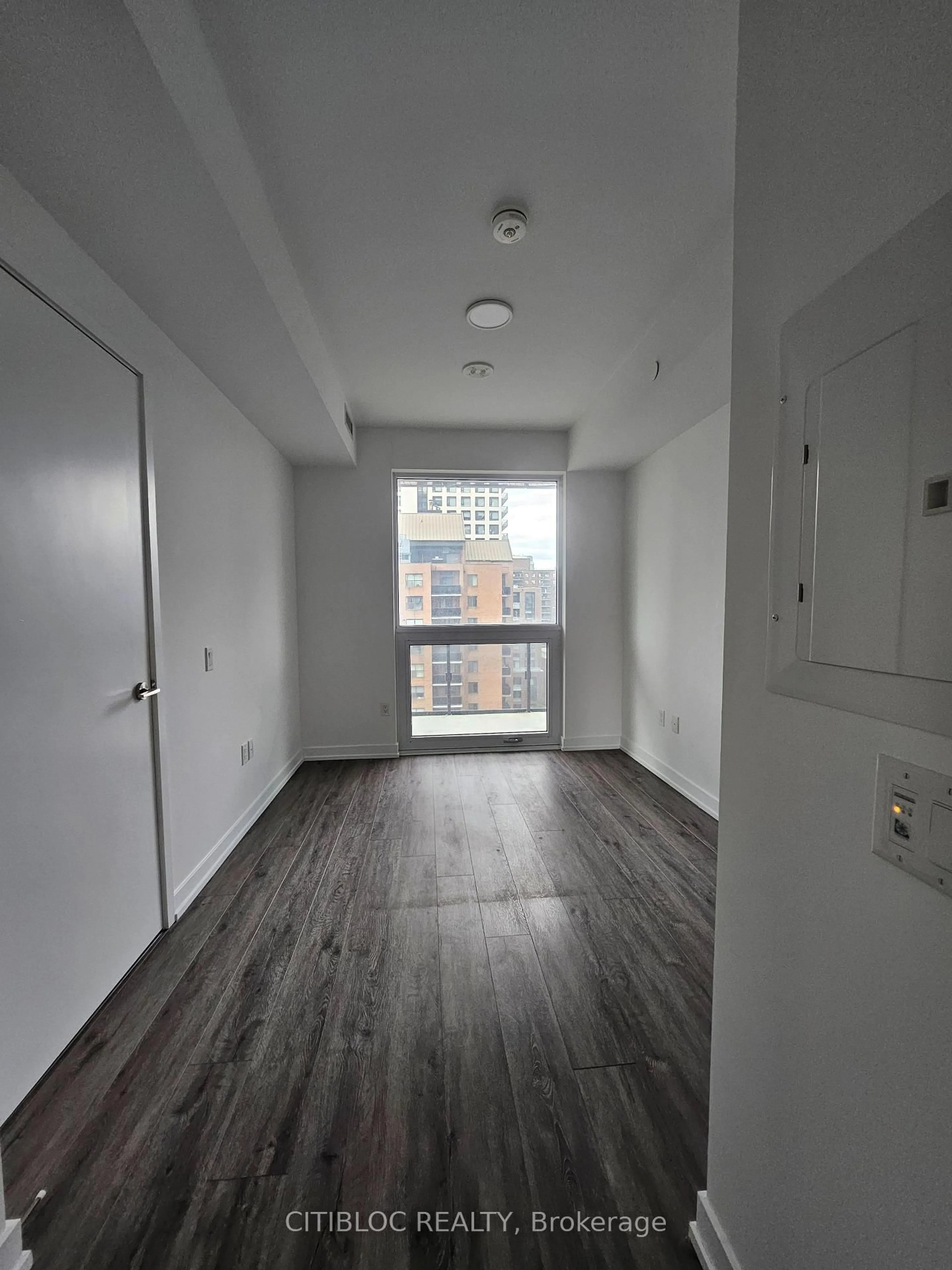 A pic of a room for 39 Roehampton Ave #601, Toronto Ontario M4P 0G1