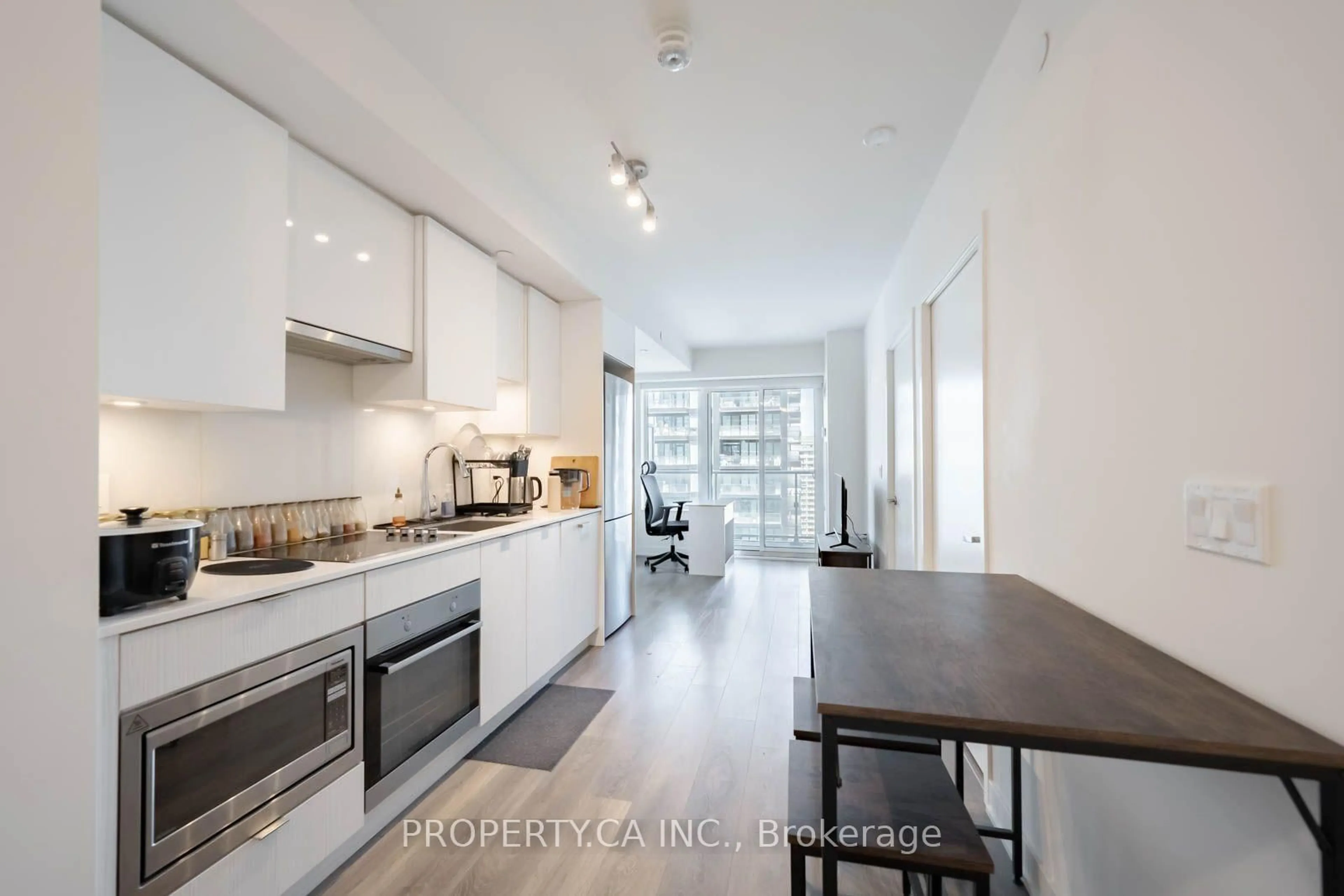 Open concept kitchen, unknown for 99 Broadway Ave #2612, Toronto Ontario M4P 0E3