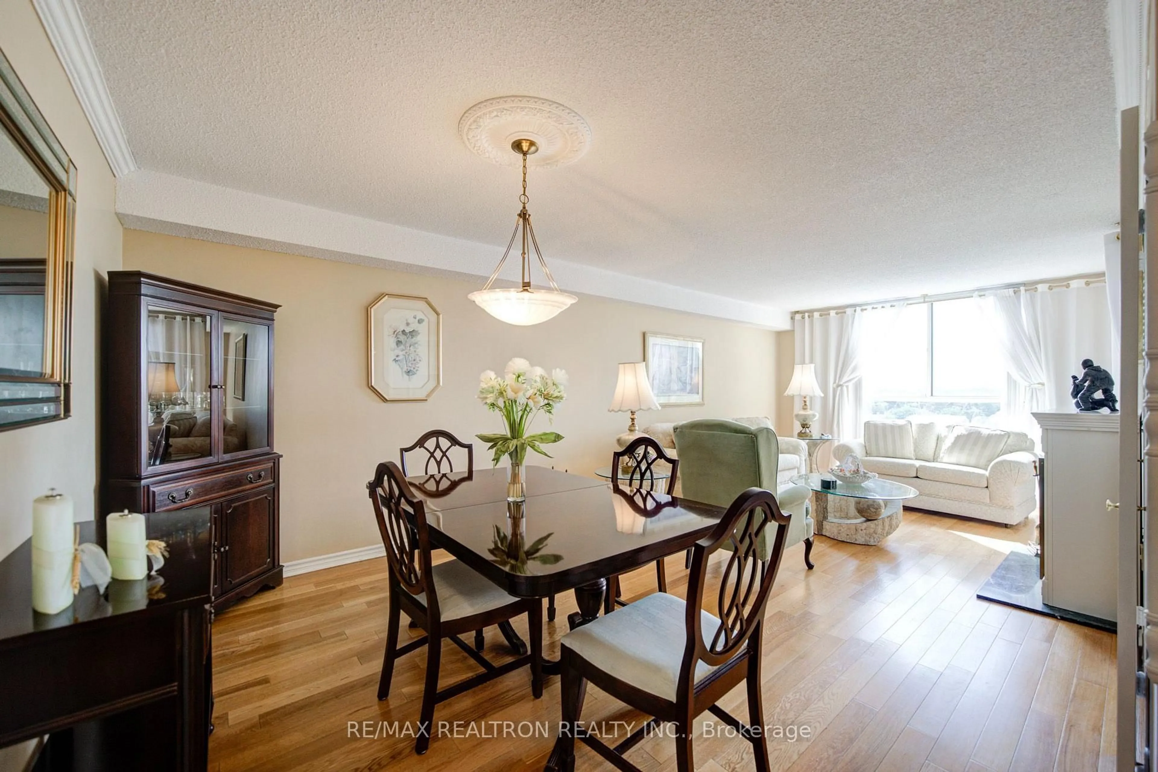 Dining room, wood/laminate floor for 5460 Yonge St #403, Toronto Ontario M2N 6K7