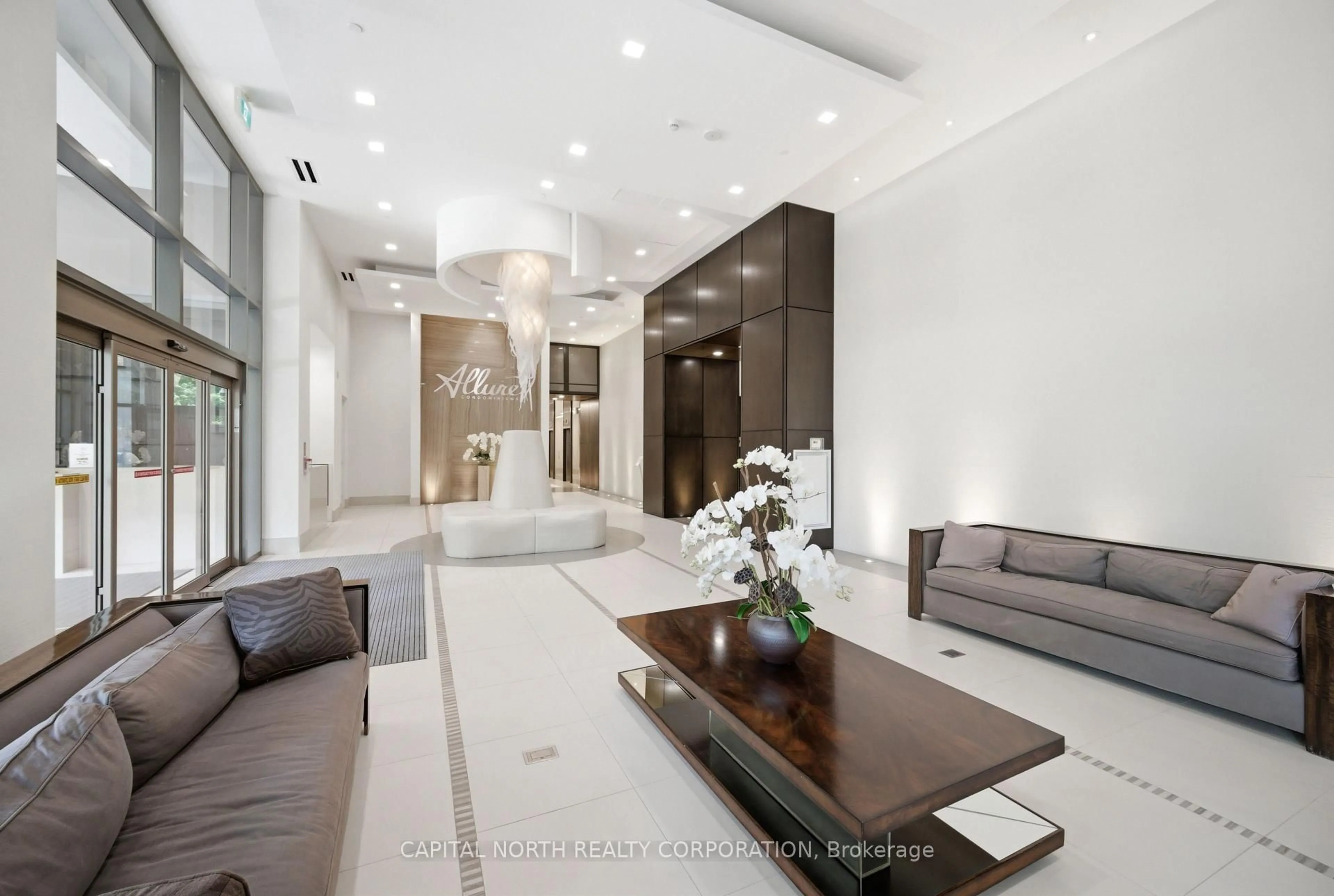 Indoor foyer for 23 Glebe Rd #804, Toronto Ontario M5P 0A1