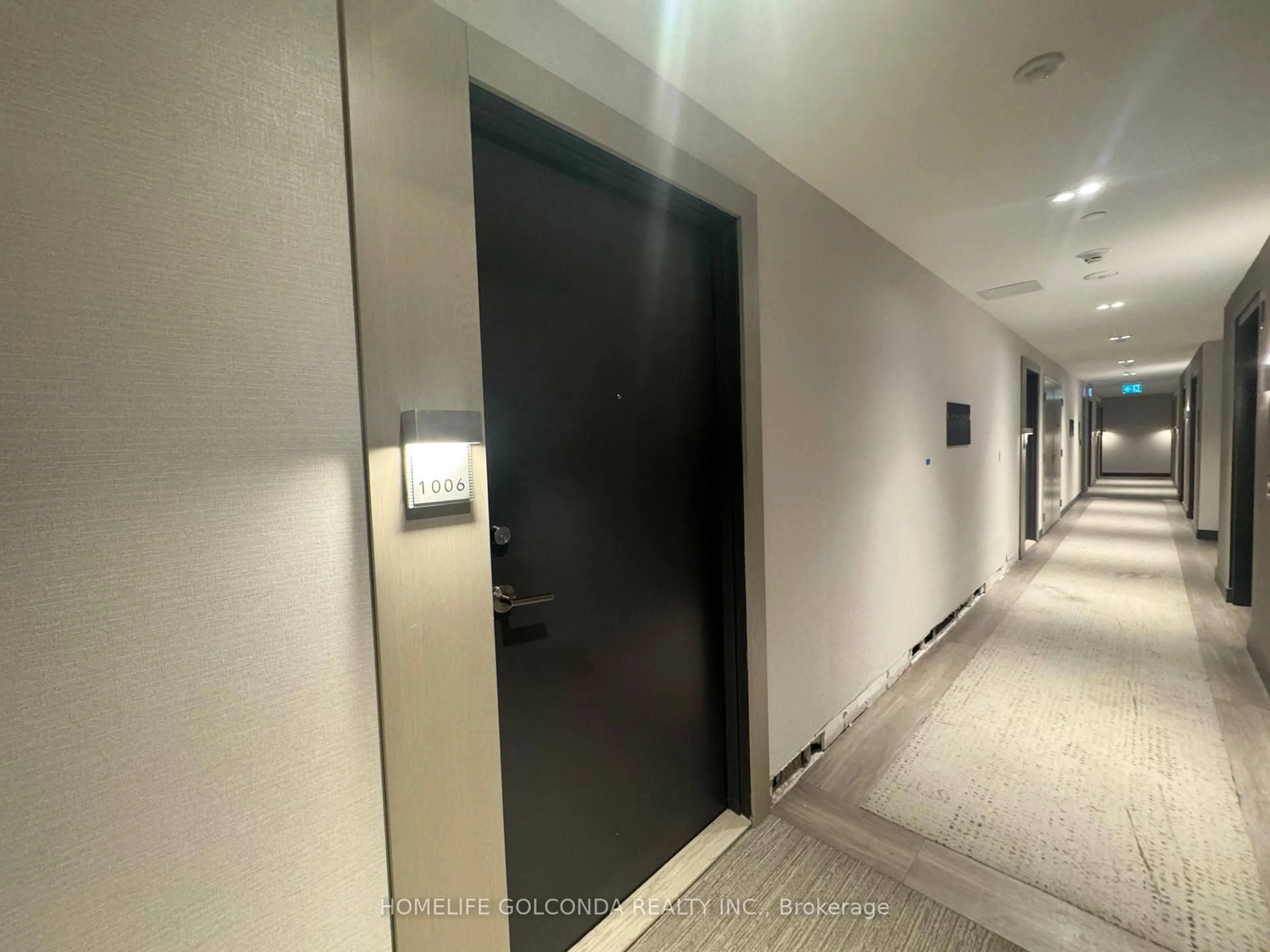 Indoor foyer for 7 GOLDEN LION Hts #N1006, Toronto Ontario M2M 0C1