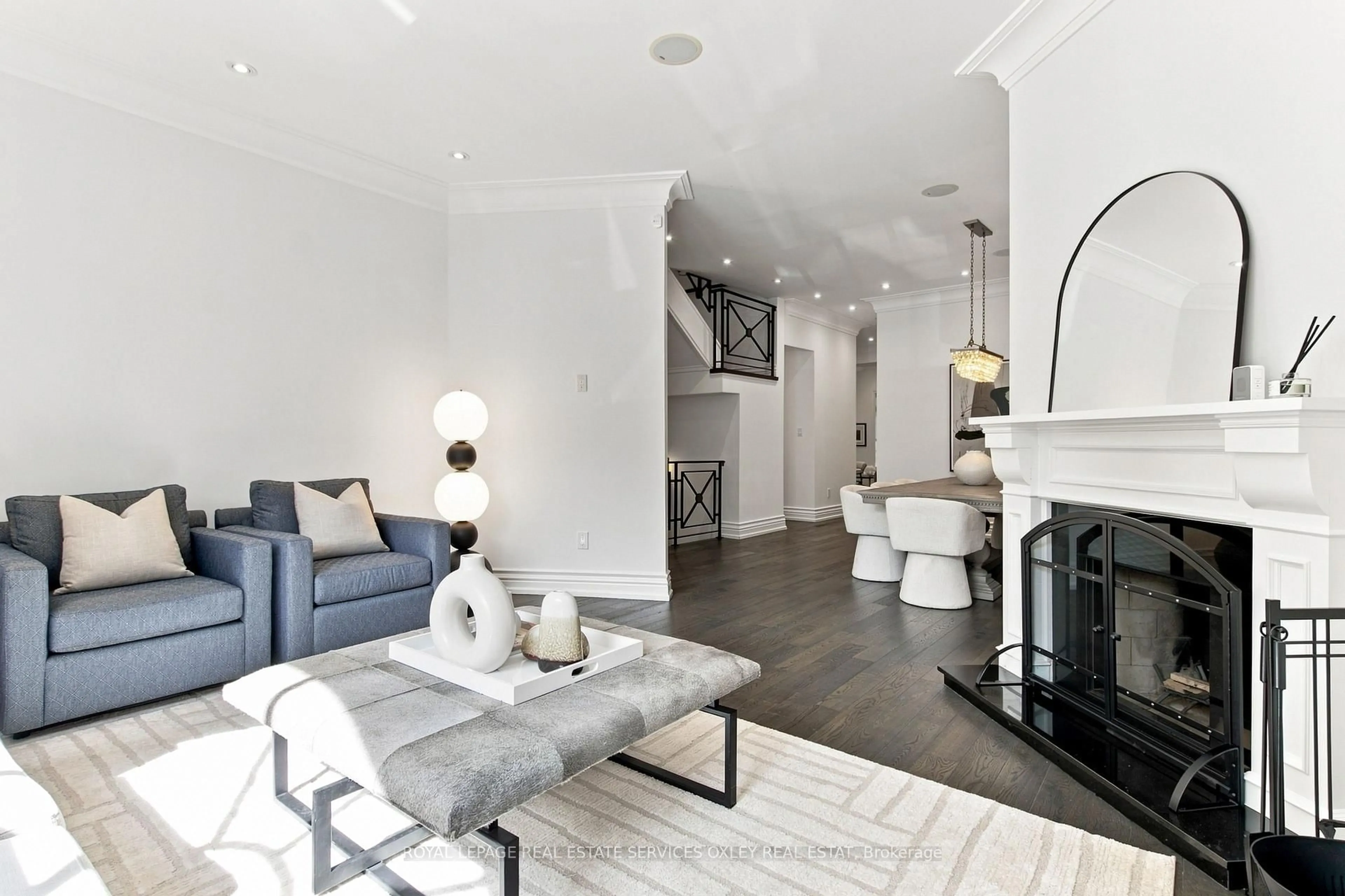 Living room with furniture, unknown for 46 Bernard Ave, Toronto Ontario M5R 1R2