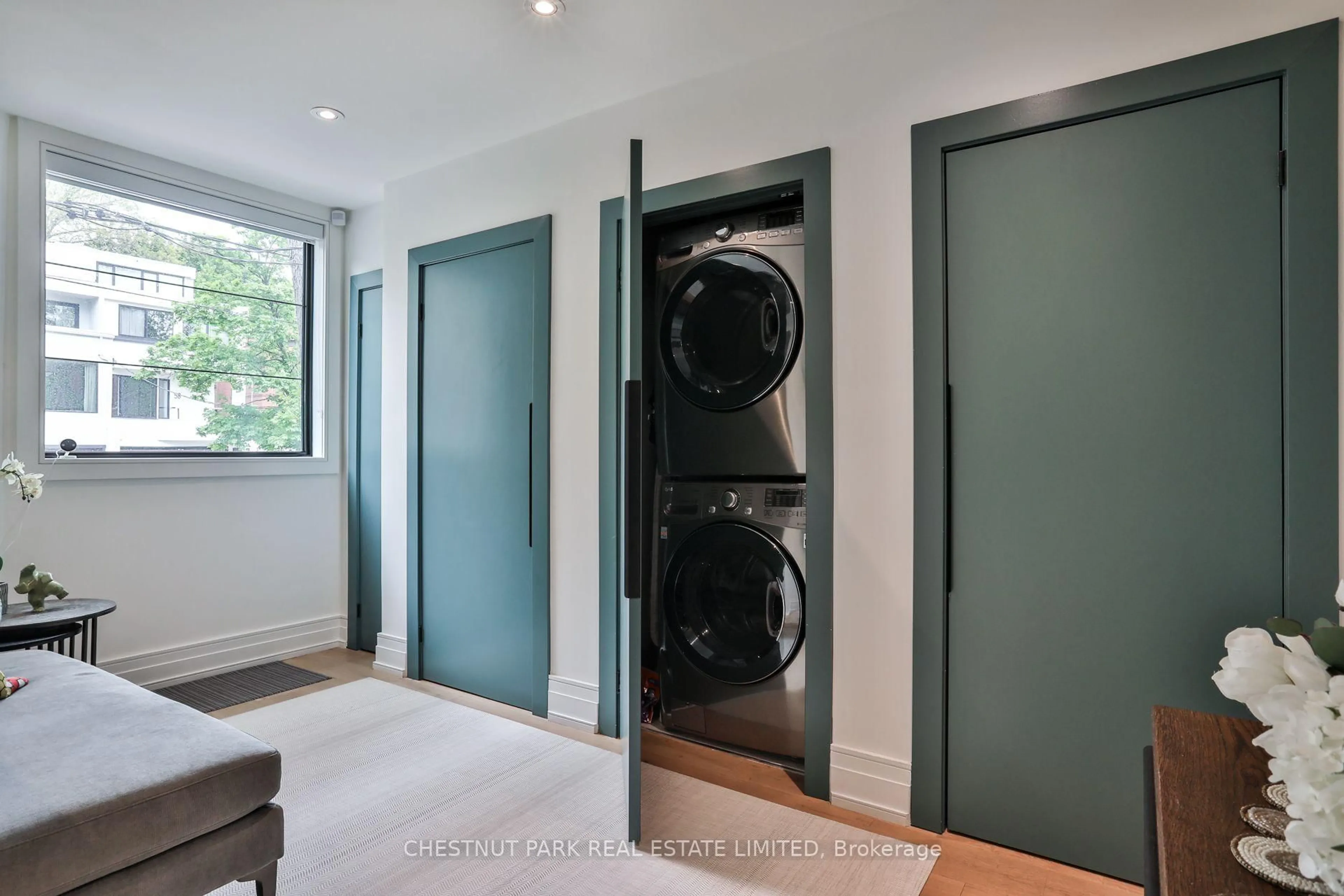 Laundry room for 53 Woodlawn Ave, Toronto Ontario M4V 1G6