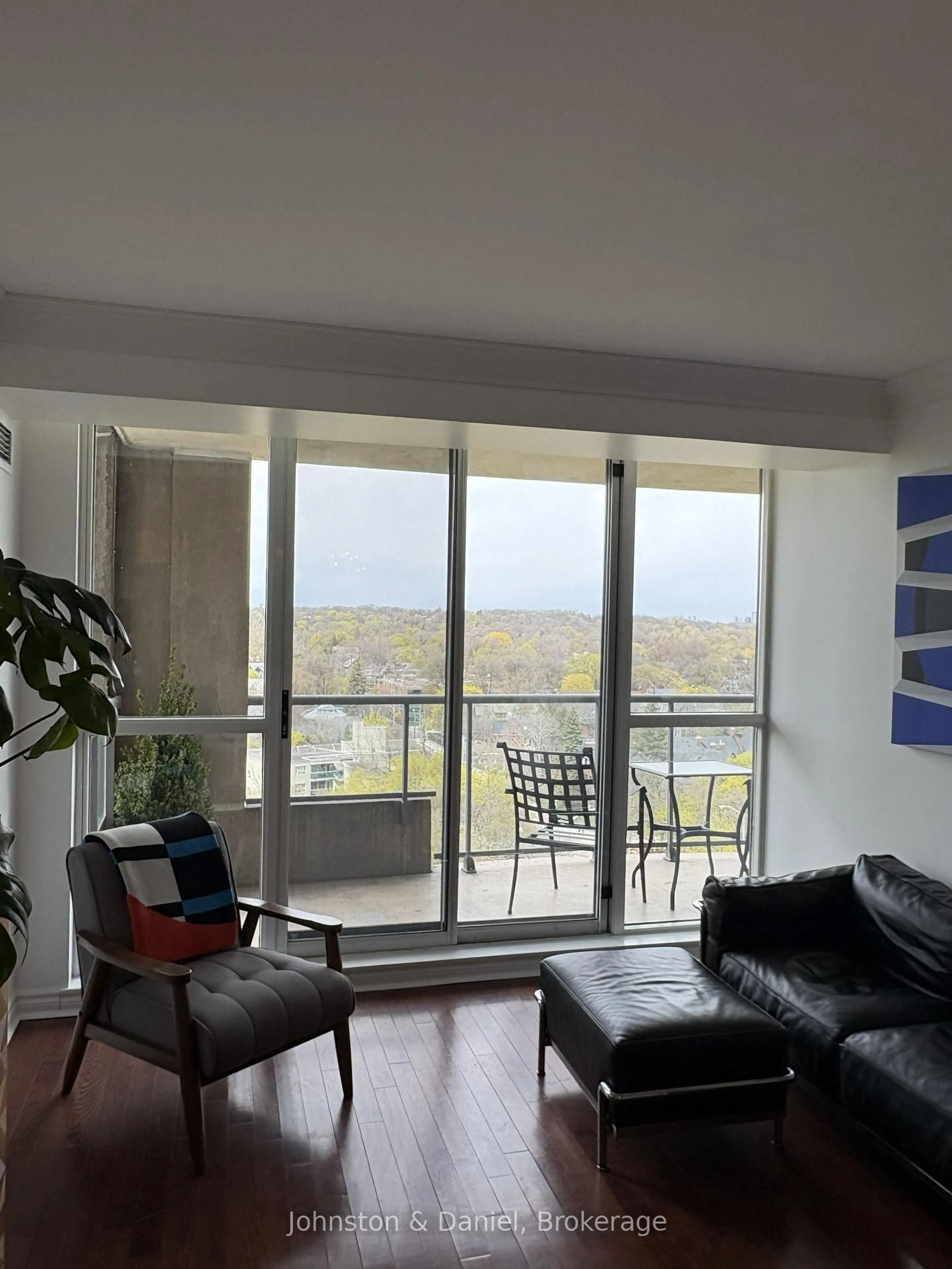 Living room with furniture, unknown for 388 Bloor St #1605, Toronto Ontario M4W 3W9