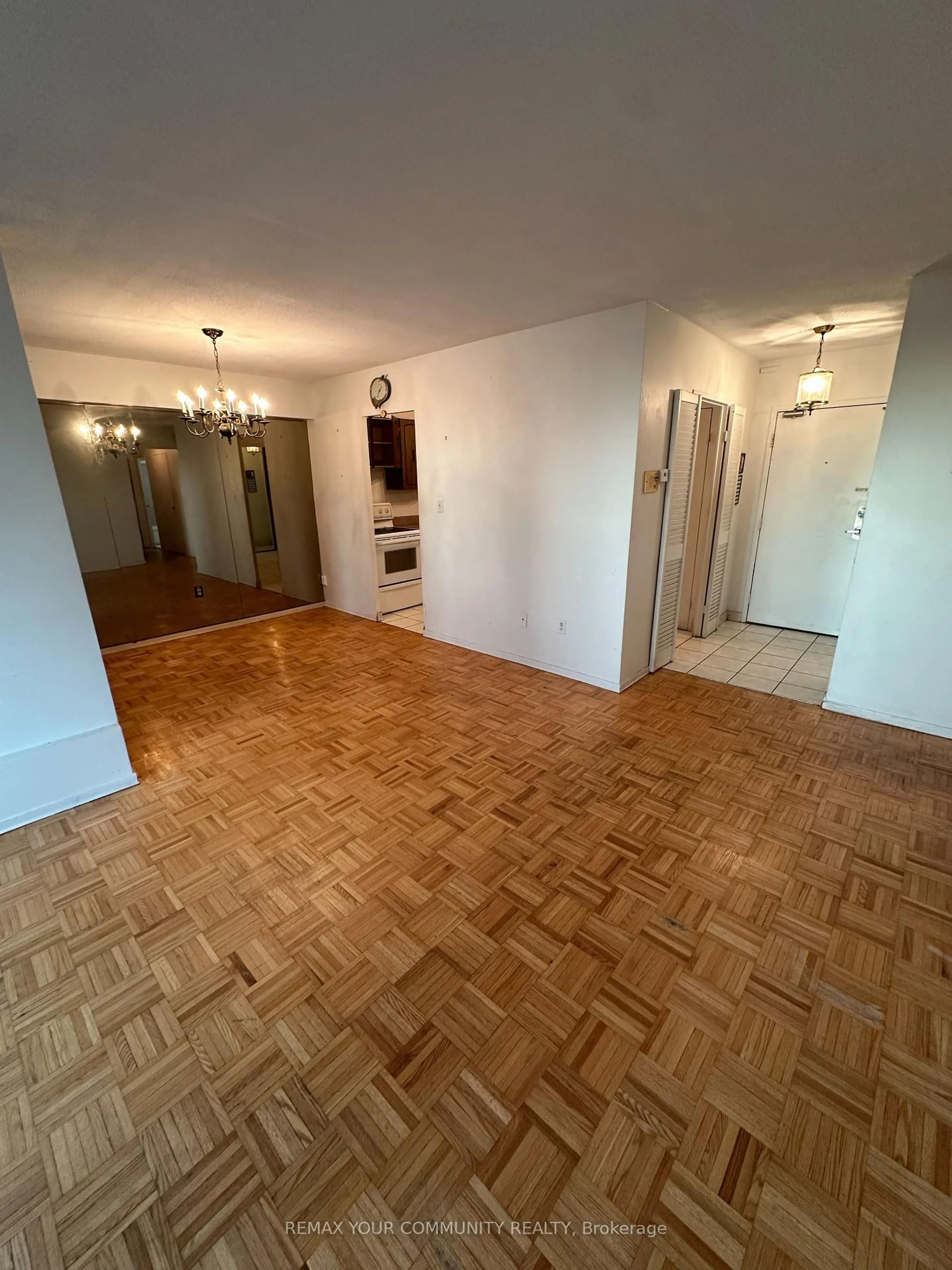 A pic of a room for 60 Pavane Linkway #409, Toronto Ontario M3C 1A1
