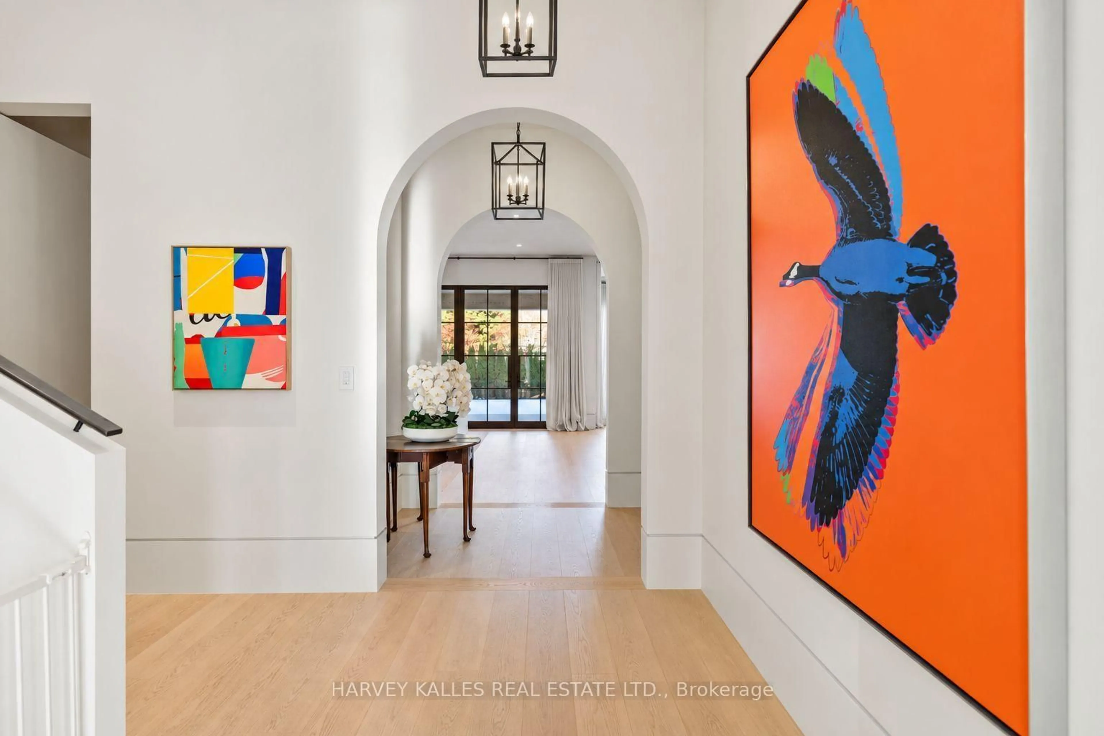 Indoor entryway for 424 Lytton Blvd, Toronto Ontario M5N 1S4