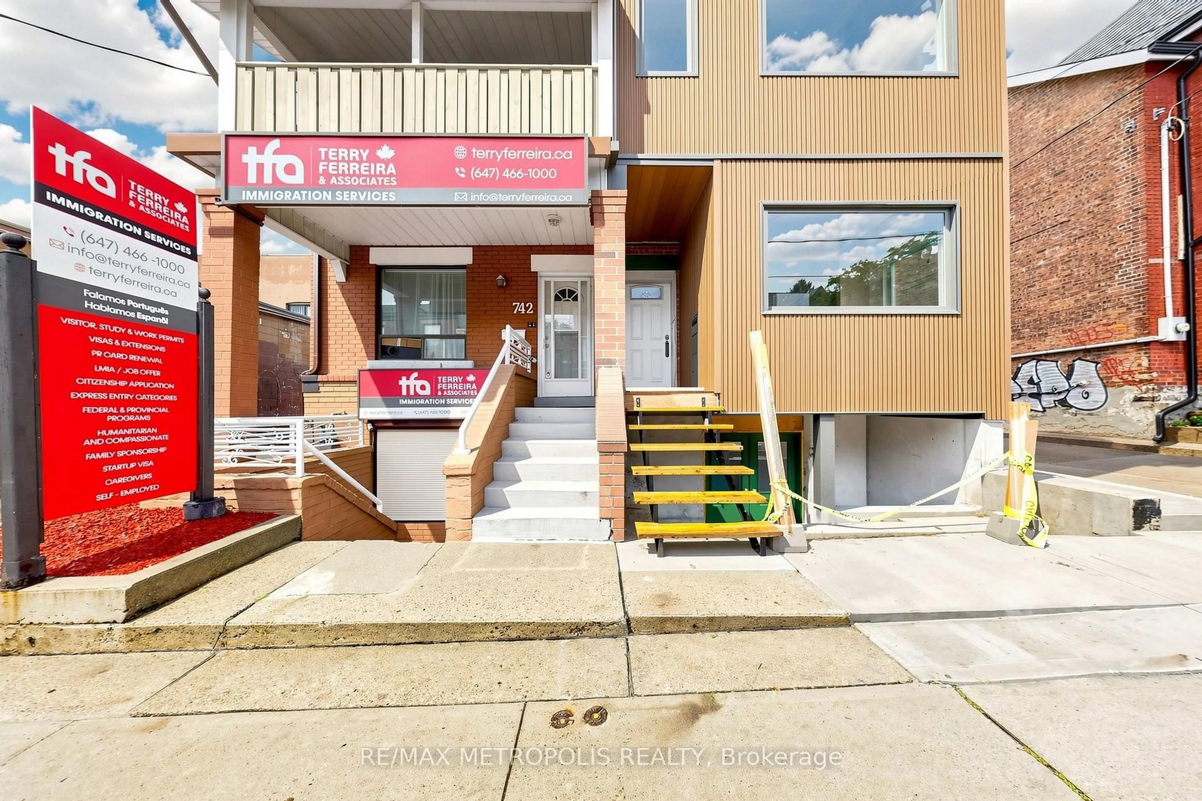 Unknown for 742 Dufferin St, Toronto Ontario M6H 3K6