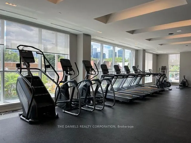 10 Oak St #1002, Toronto 2