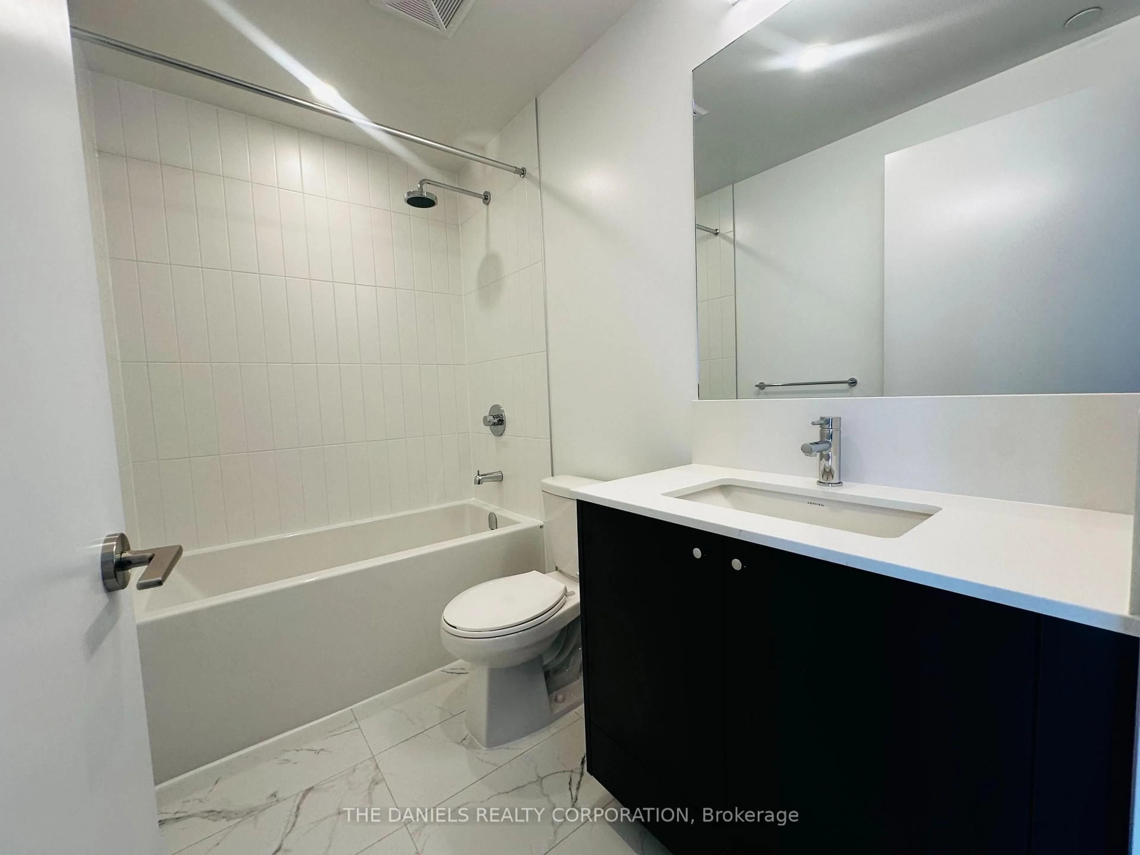 Standard bathroom, unknown for 10 Oak St #1002, Toronto Ontario M5A 0Z1