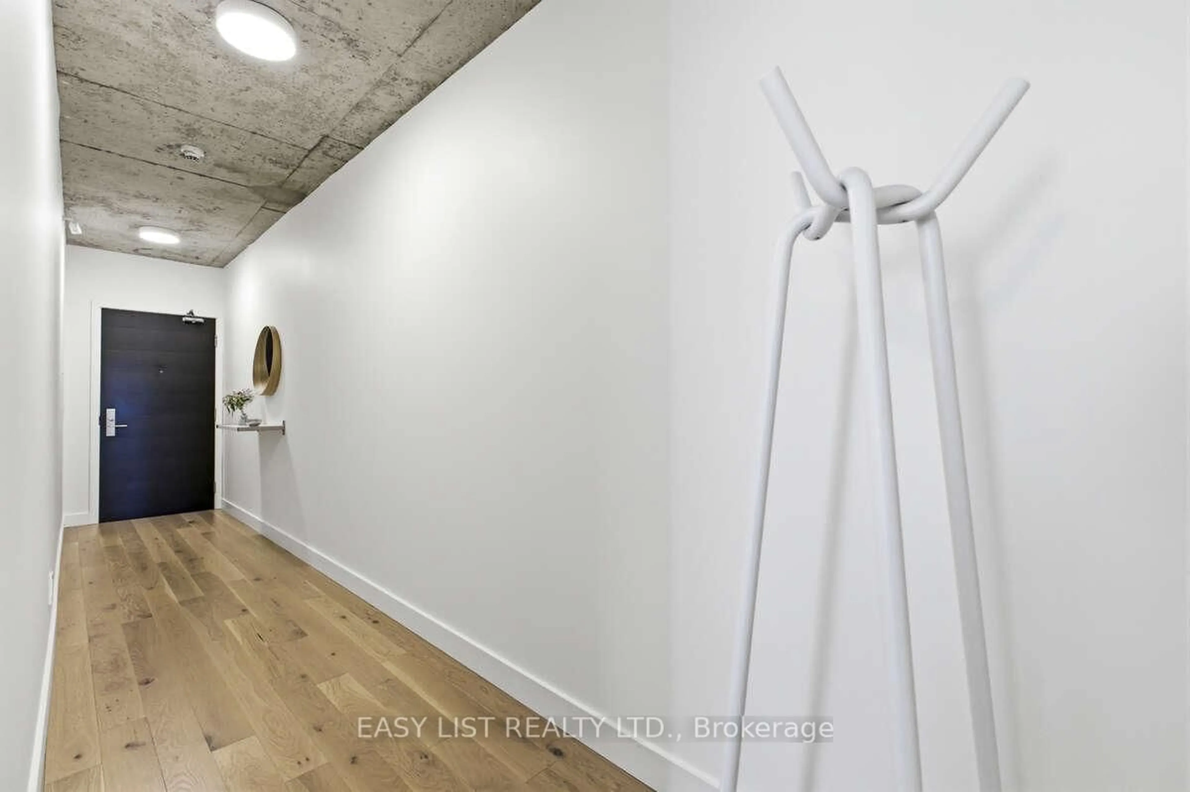 A pic of a room for 55 Stewart St #822, Toronto Ontario M5V 2V1