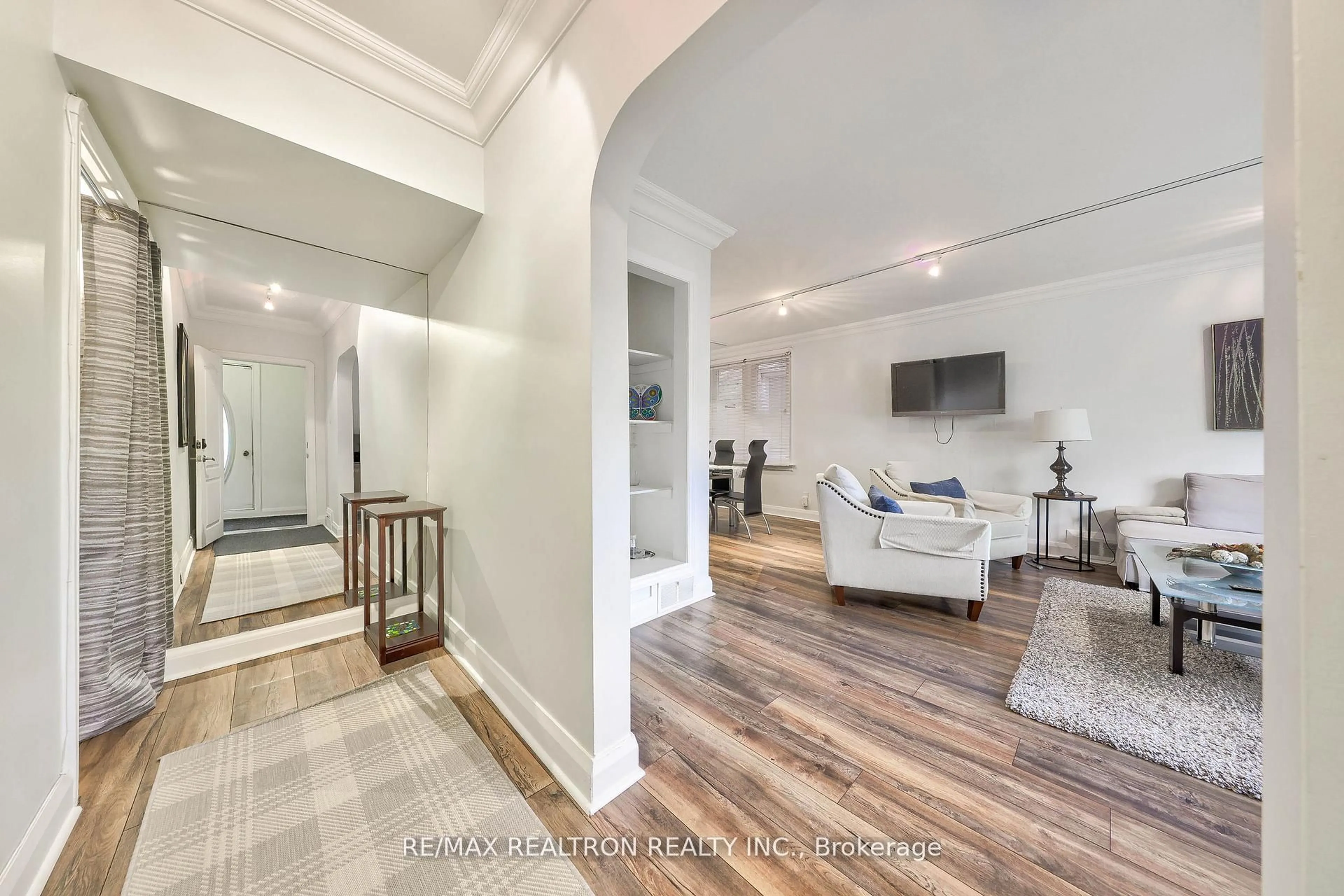 Unknown for 1336 Avenue Rd, Toronto Ontario M5N 2G9