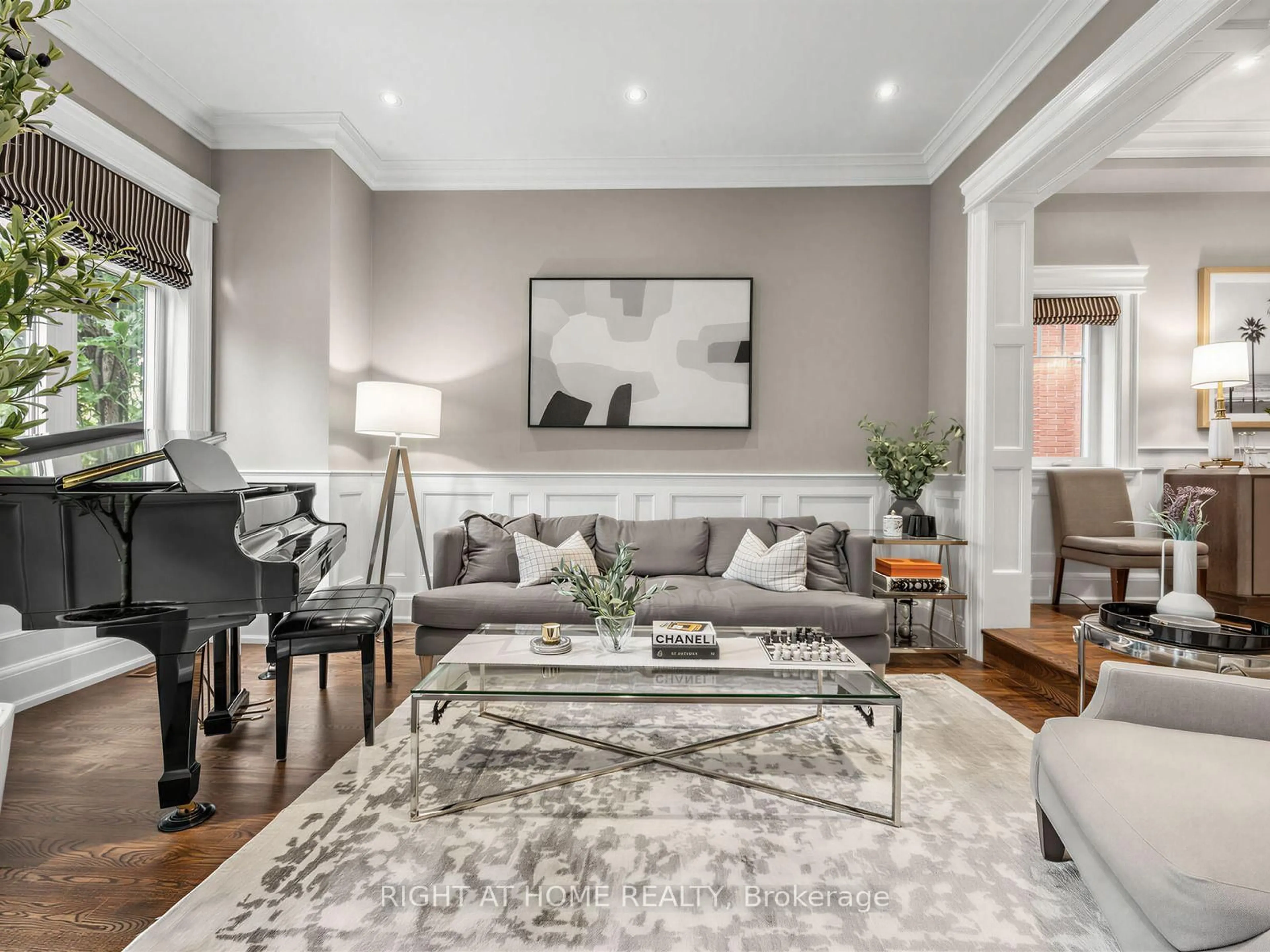 Living room with furniture, unknown for 189 Stibbard Ave, Toronto Ontario M4P 2C4