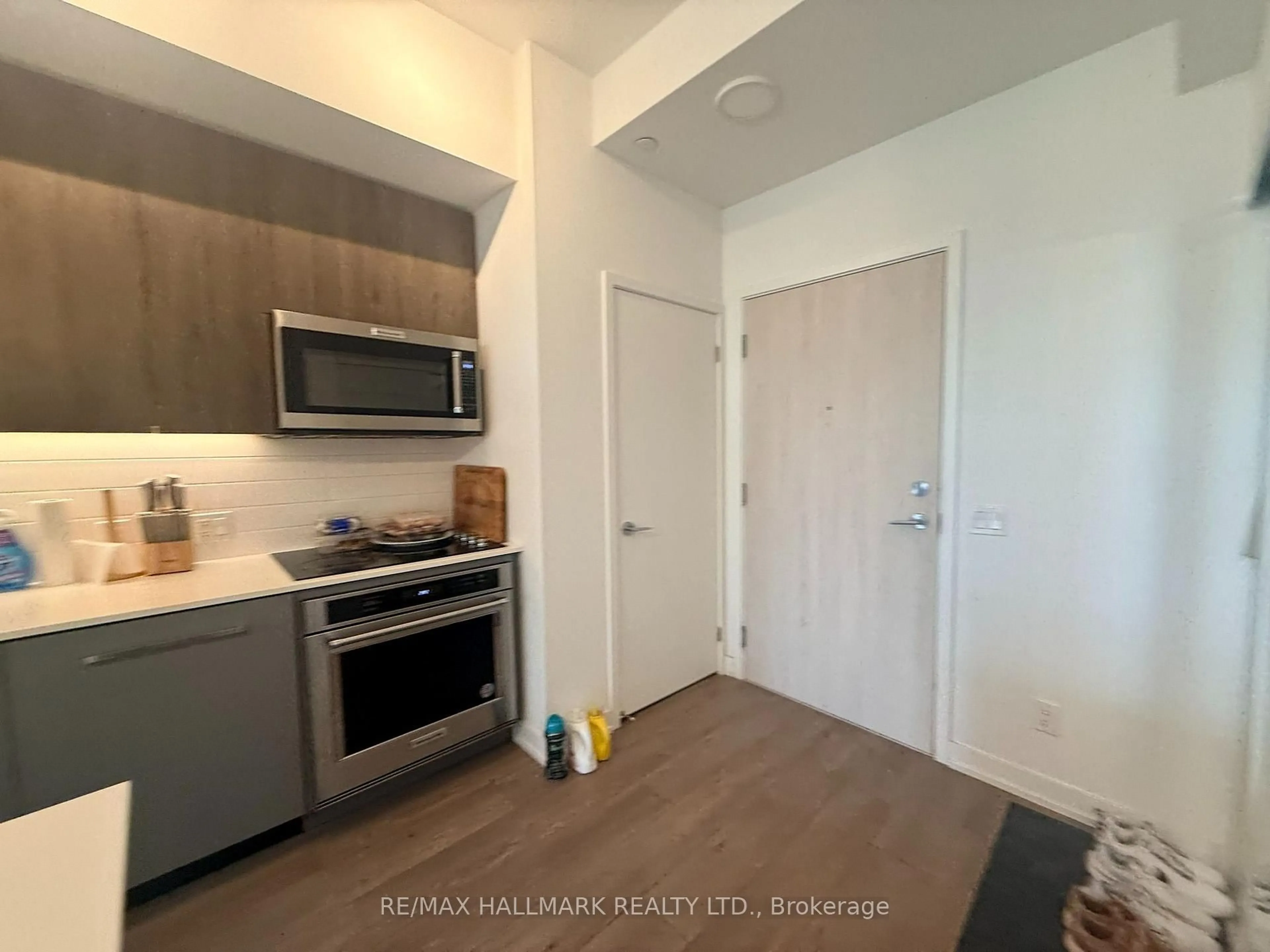 Standard kitchen, unknown for 181 Sheppard Ave #810, Toronto Ontario M2N 0L9