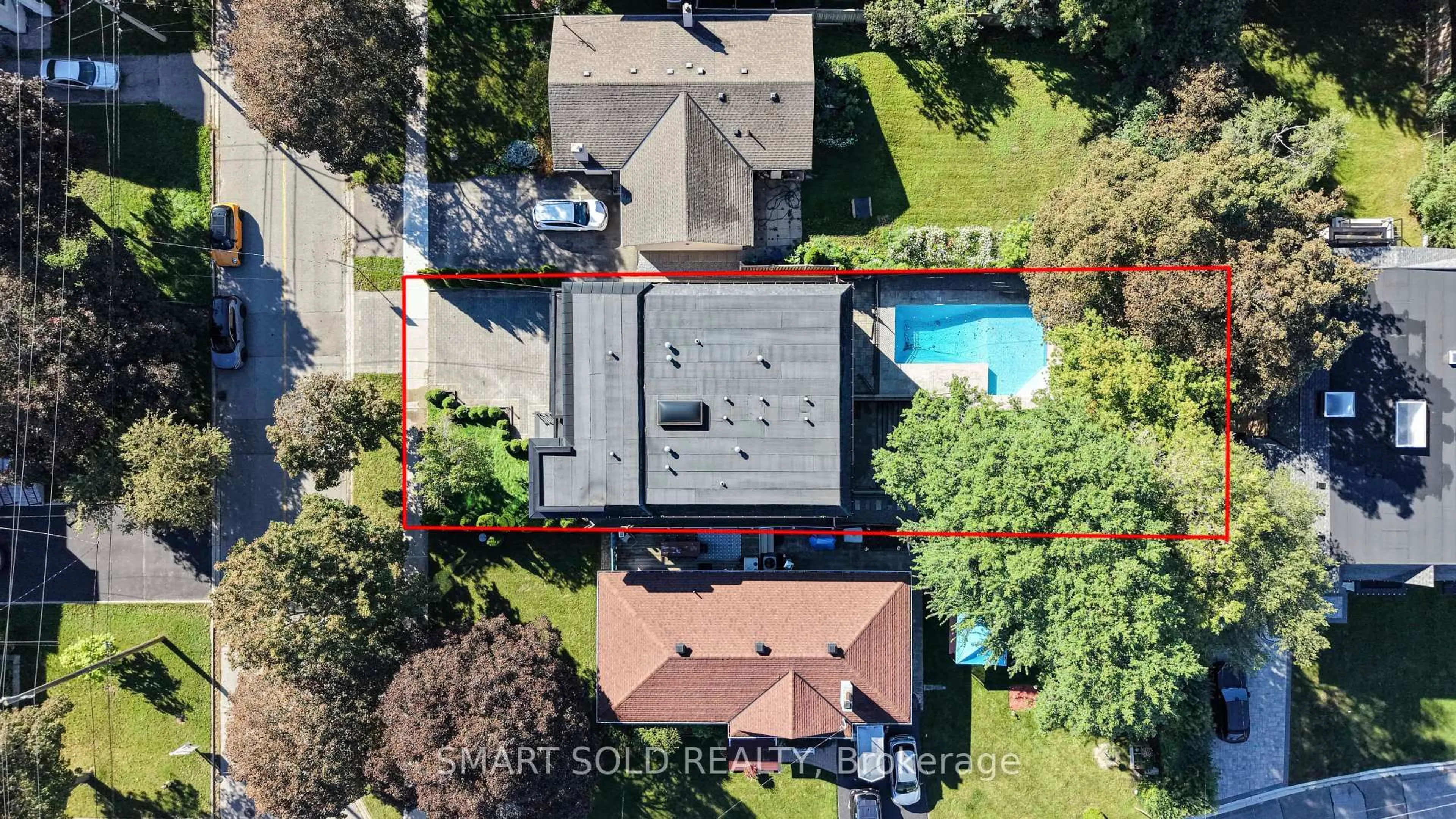 A pic from outside/outdoor area/front of a property/back of a property/a pic from drone, unknown for 588 Conacher Dr, Toronto Ontario M2M 3M8
