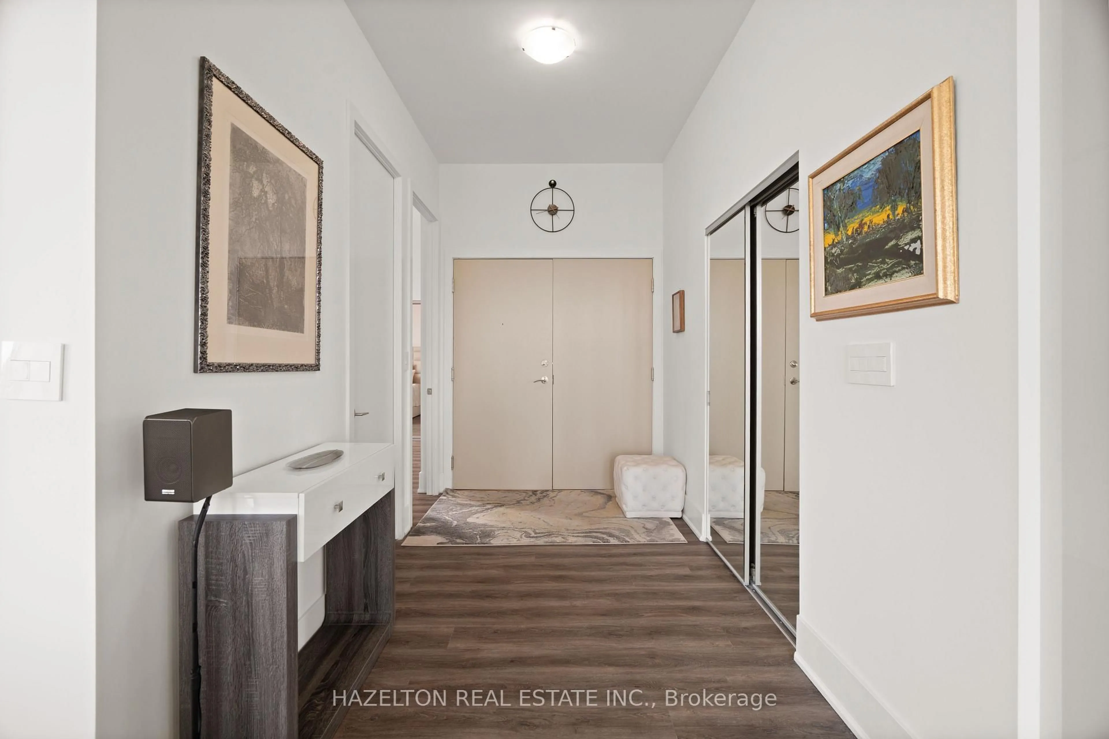 Indoor entryway for 1486 Bathurst St #1802, Toronto Ontario M5P 3G9