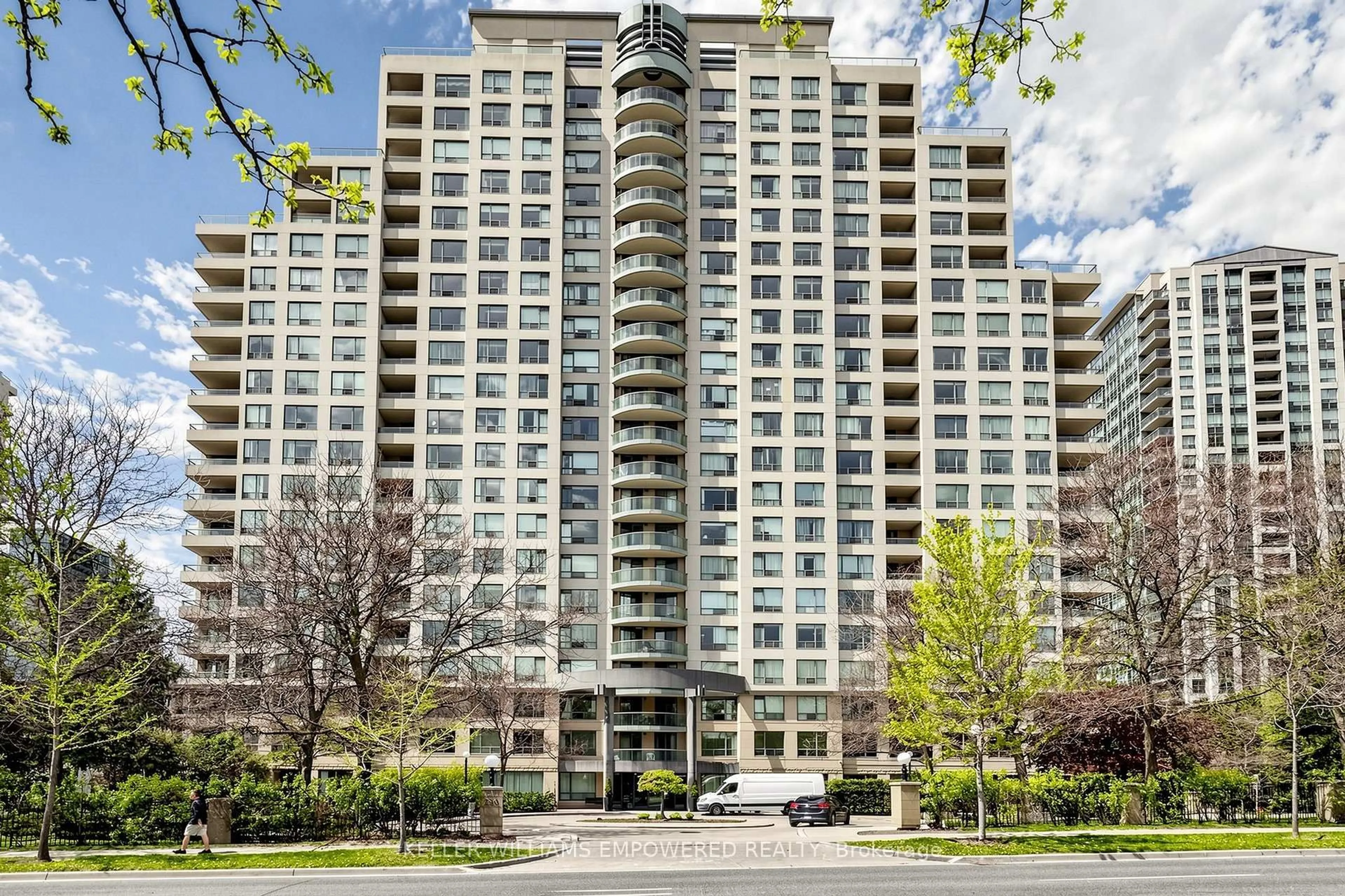 Patio, building for 238 Doris Ave #1511, Toronto Ontario M2N 6W1
